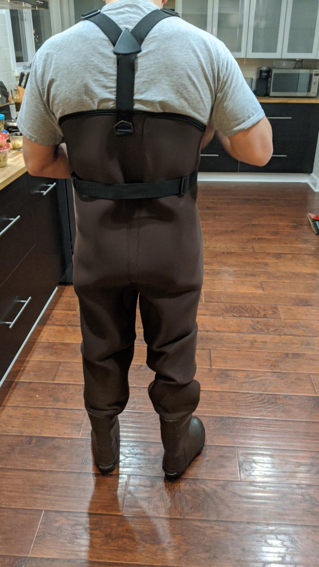 HISEA Chest Waders for Men, Waterproof 4.5mm Neoprene Fishing & Hunting Wader with Boots, Mens Womens Bootfoot Waders Customer Review HISEA Chest Waders for Men, Waterproof 4.5mm Neoprene Fishing & Hunting Wader with Boots, Mens Womens Bootfoot Waders - Customer Photo 2