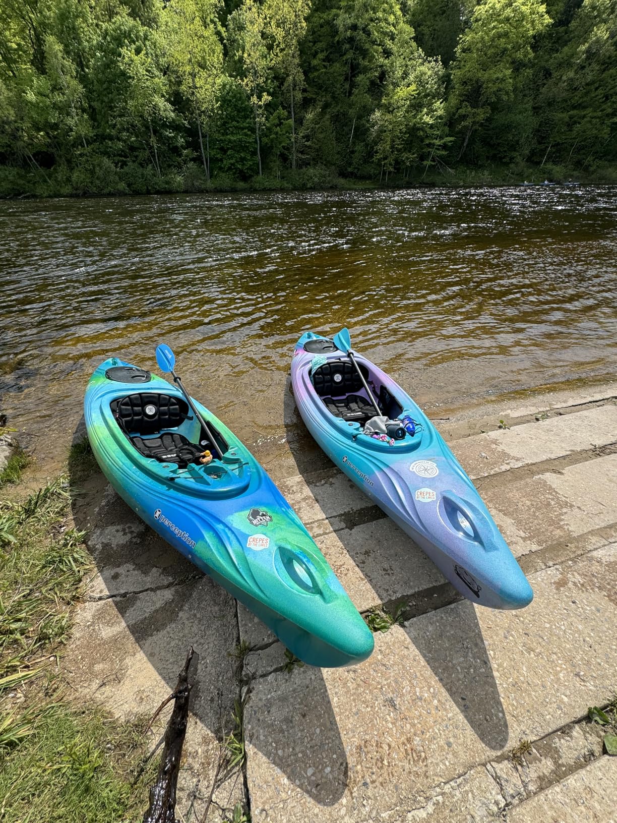 Perception Joyride 10 - Sit Inside Kayak for Adults and Kids - Recreational and Multi-Water Kayak with Selfie Slot - 10' - Customer Photo 2