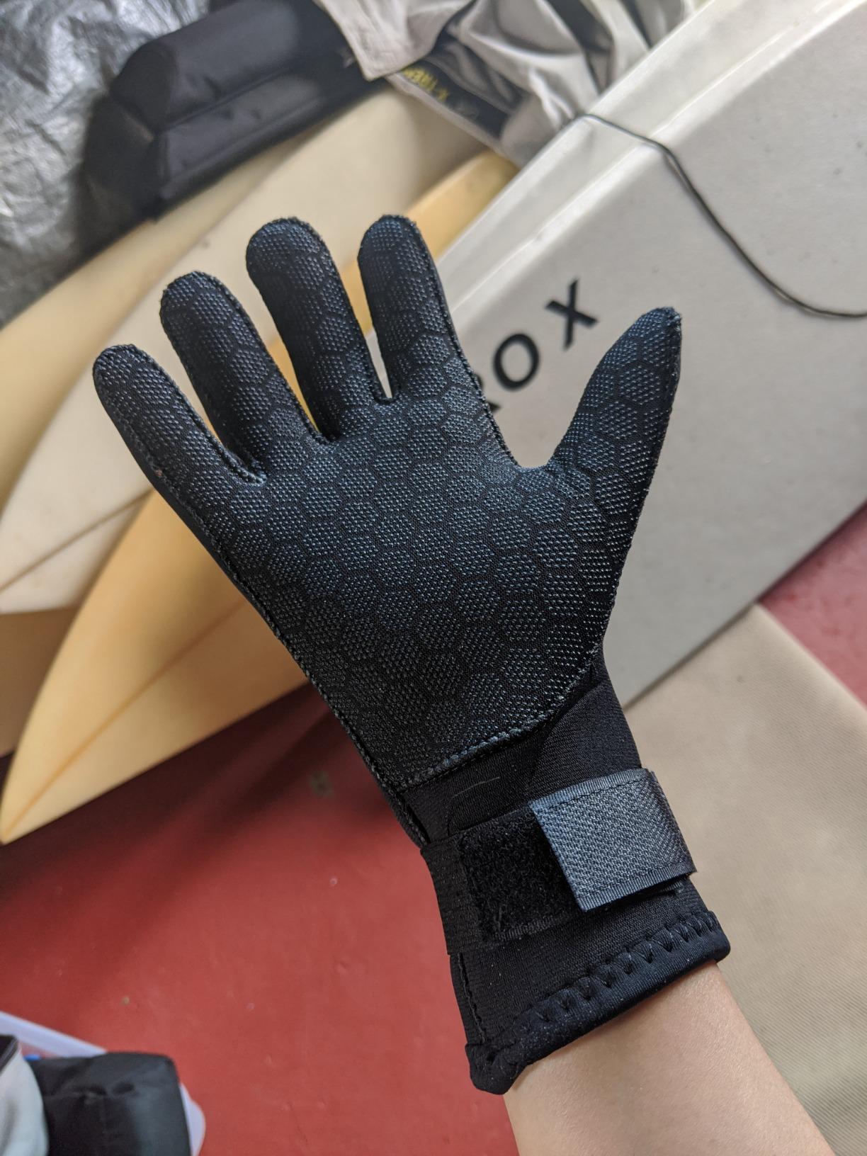 XUKER Water Gloves, 3mm & 5mm Neoprene Five Finger Warm Wetsuit Winter Gloves for Scuba Diving Snorkeling Surfing - Customer Photo 1