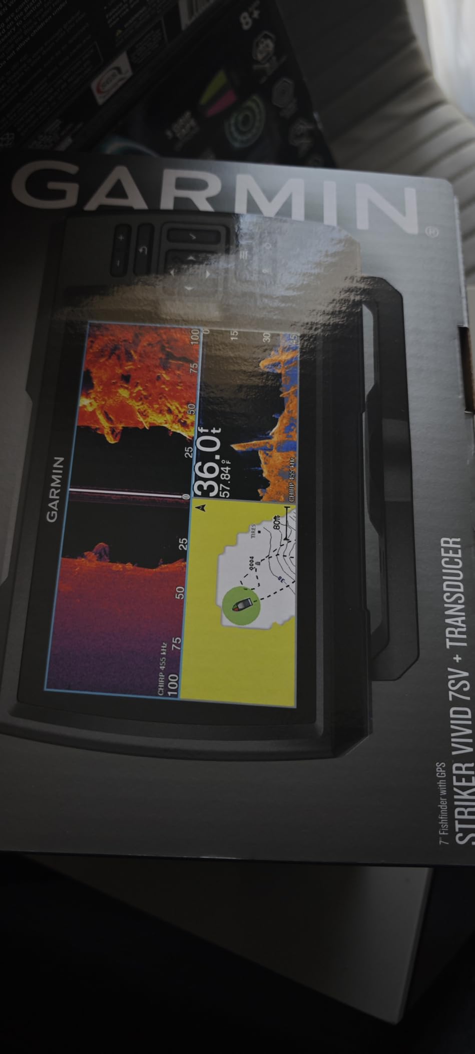 Garmin Striker Vivid 4cv, Easy-to-Use 4-inch Color Fishfinder and Sonar Transducer, Vivid Scanning Color Palettes - Customer Photo 1