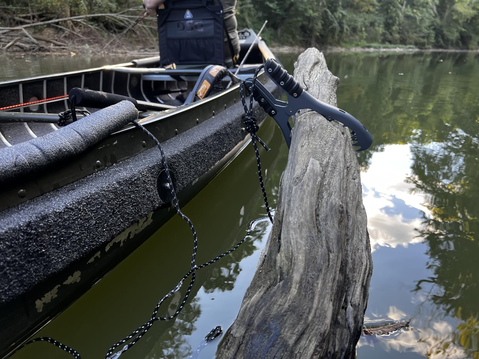 Antidious Kayak Brush Gripper, Kayak Anchor Grip with 16.4ft Paracord and Snap Hook to Anchor Float, Canoe, Boat for Fishing Boating Camping - Customer Photo 1