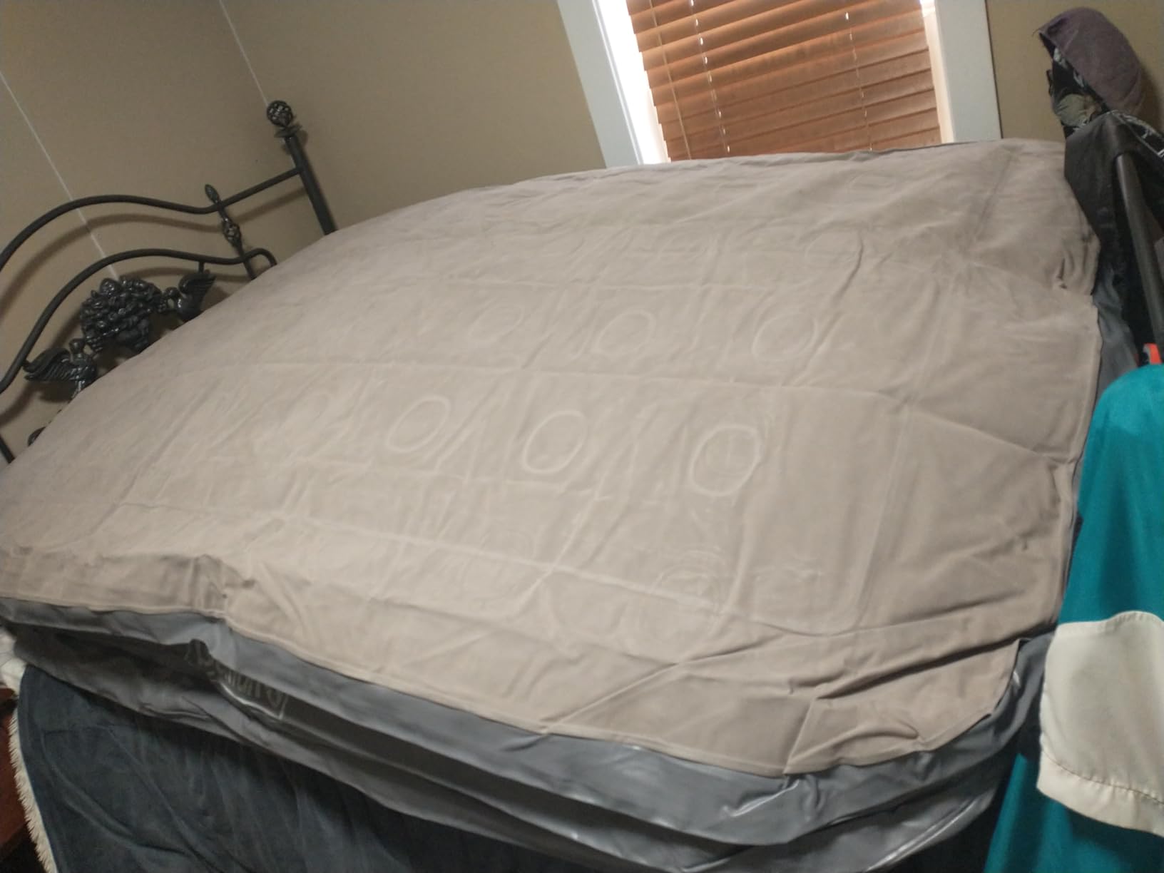 ETENWOLF AIR 3 Air Pump for Inflatables with 2600 mAh Battery & Camping Light, Ultra-Fast and Mini Electric Air Pump, Inflate Deflate for Air Mattress, Pool Floats, Vacuum Storage Bags - Customer Photo 1