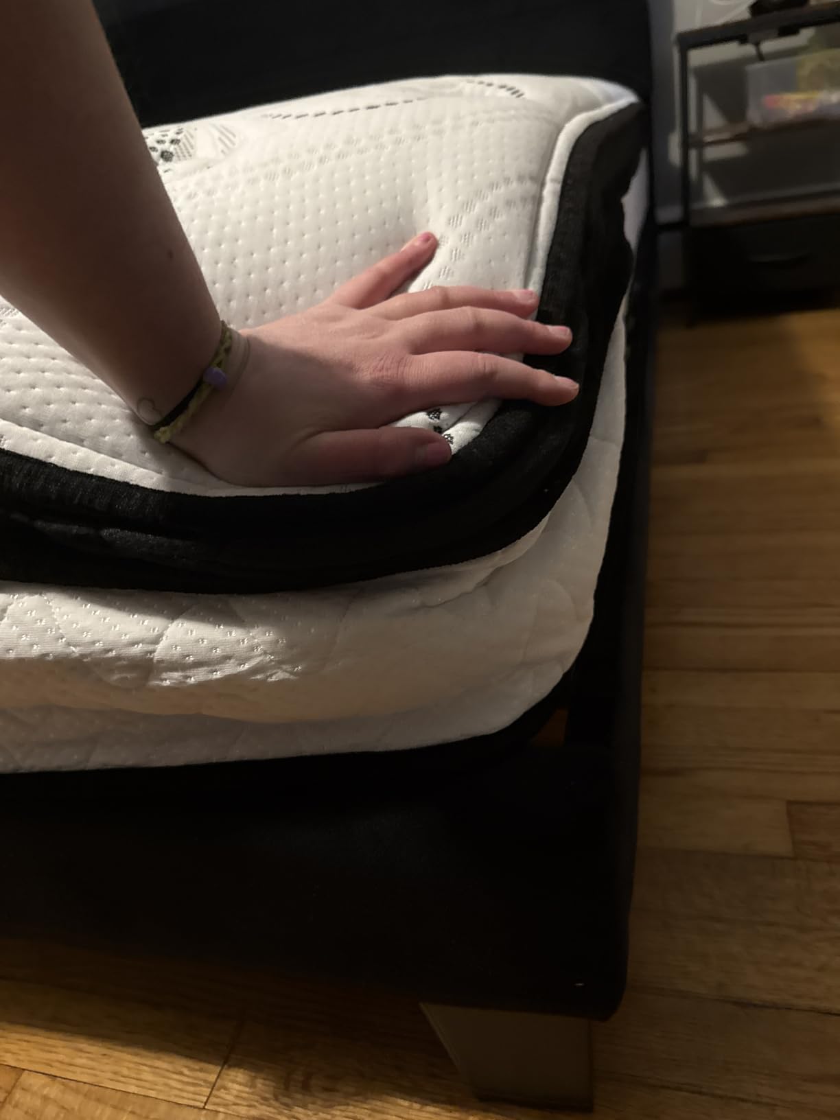 Signature Design by Ashley Chime Hybrid Queen 12