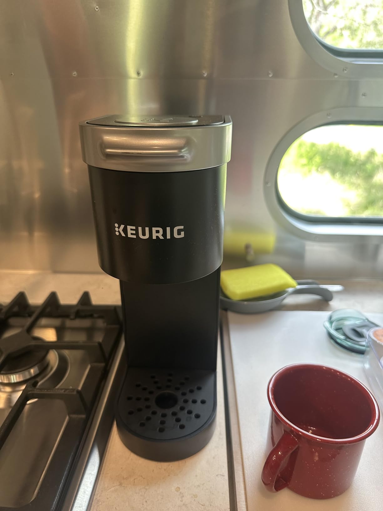 Keurig K-Mini Single Serve K-Cup Pod Coffee Maker, 6 to 12oz Brew size, with Cord Storage, Perfect for Small Spaces, Black customer photo 2