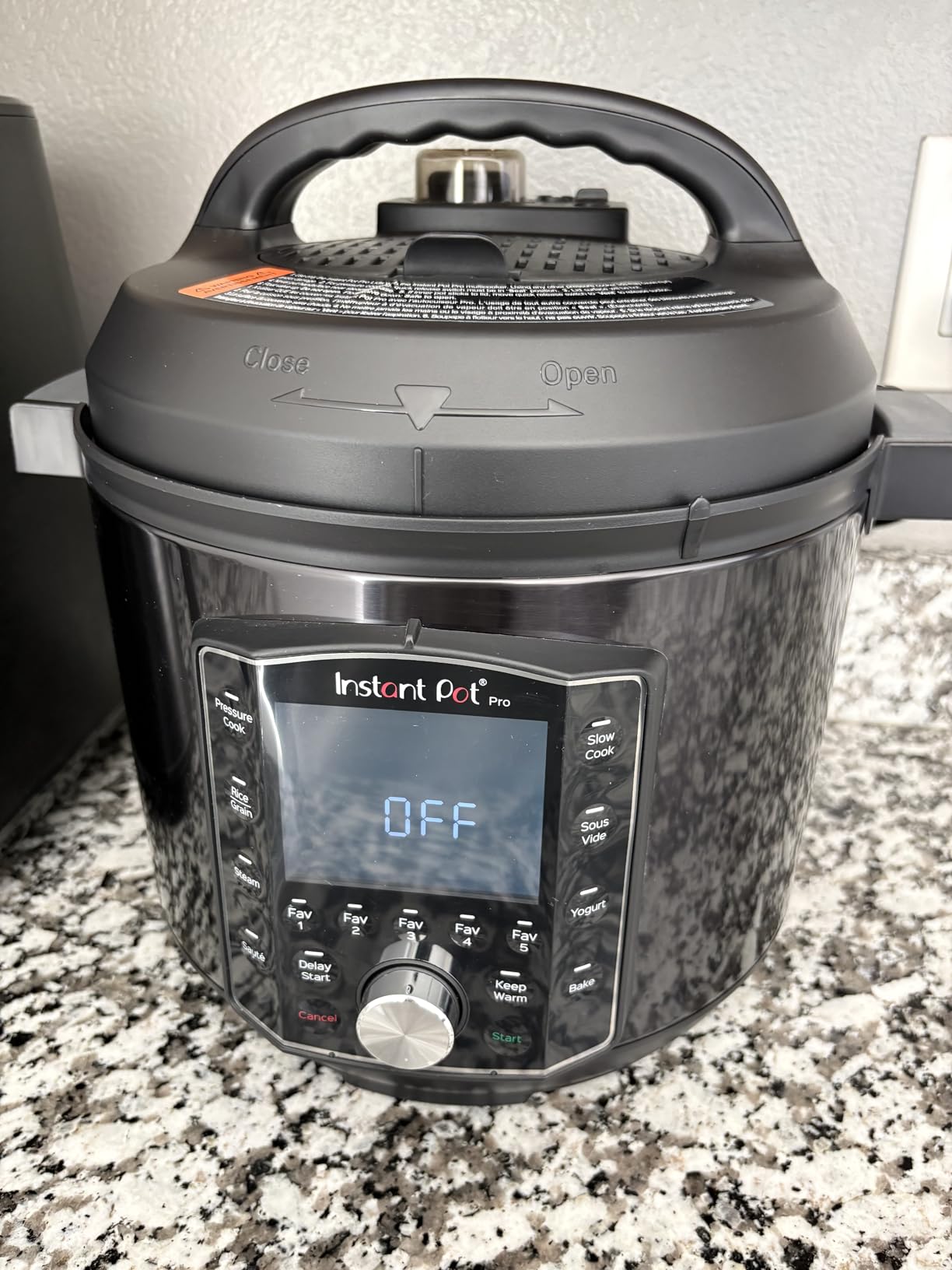 Instant Pot Pro 10-in-1 Pressure Cooker, Slow Cooker, Rice/Grain Cooker, Steamer, Saute, Sous Vide, Yogurt Maker, Sterilizer, and Warmer, Includes App With Over 800 Recipes, Black, 6 Quart customer photo 2