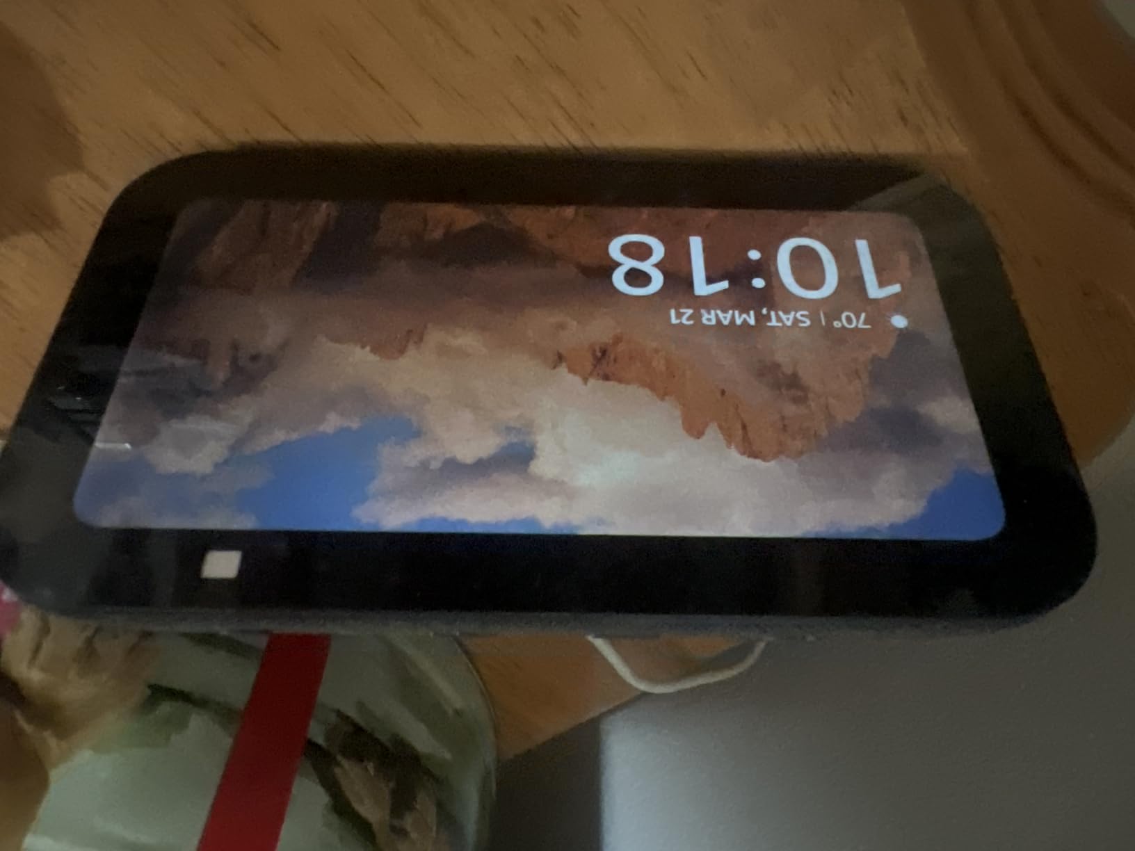 Echo Show 5 (newest model), Smart display, Designed for Alexa+, 2x the bass and clearer sound, Charcoal customer photo 1