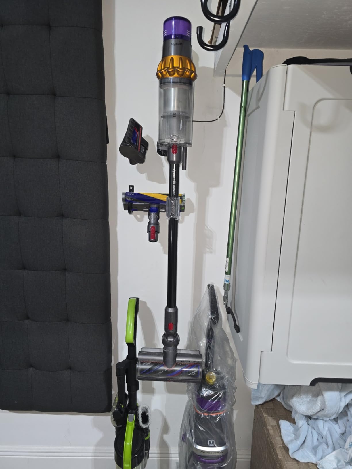 Dyson V15 Detect Cordless Vacuum Cleaner, Yellow/Nickel customer photo 2