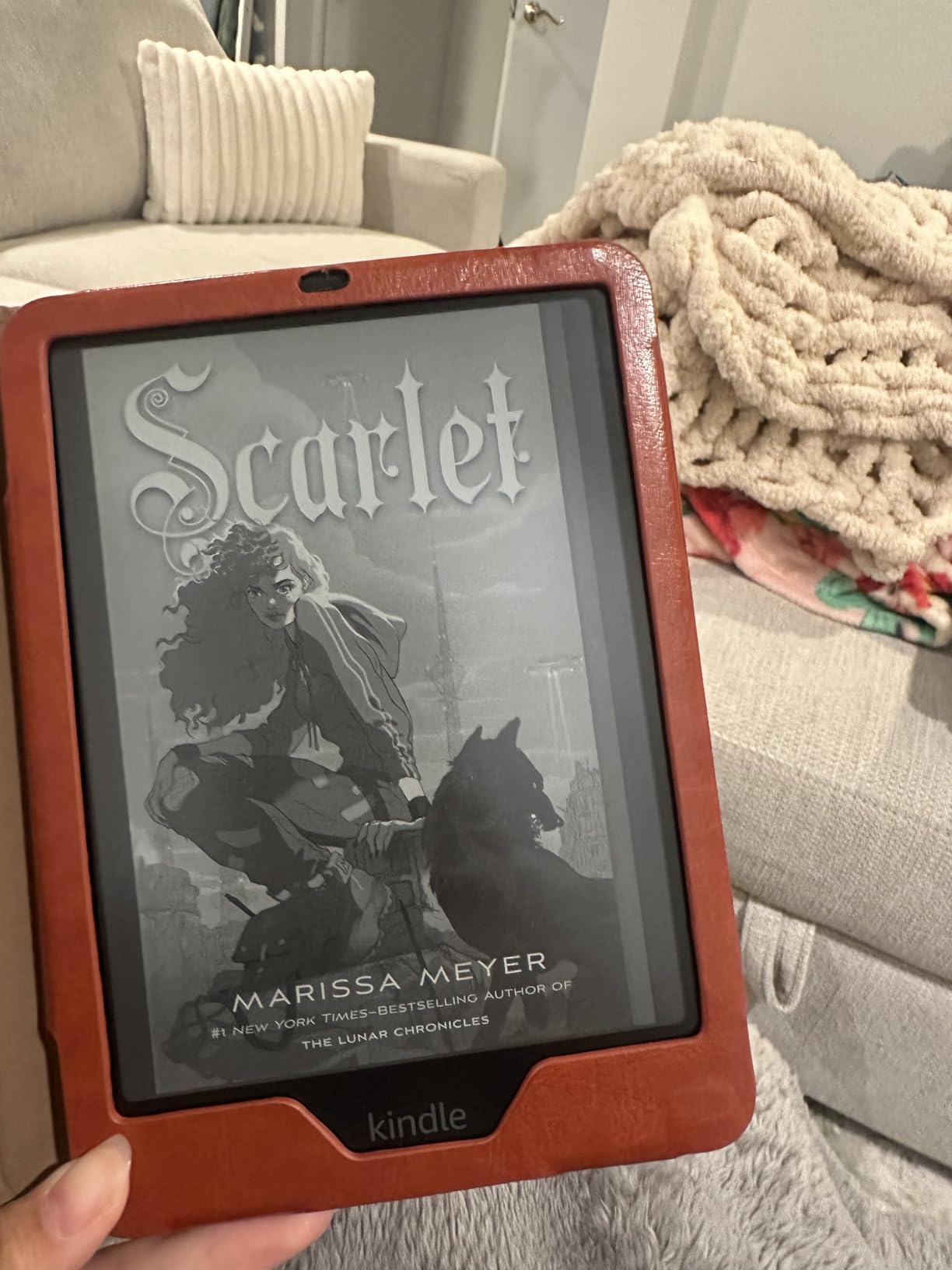 Like-New Amazon Kindle Paperwhite Signature Edition 32GB – 20% faster with auto-adjusting front light, wireless charging, and weeks of battery life – Metallic Black customer photo 1