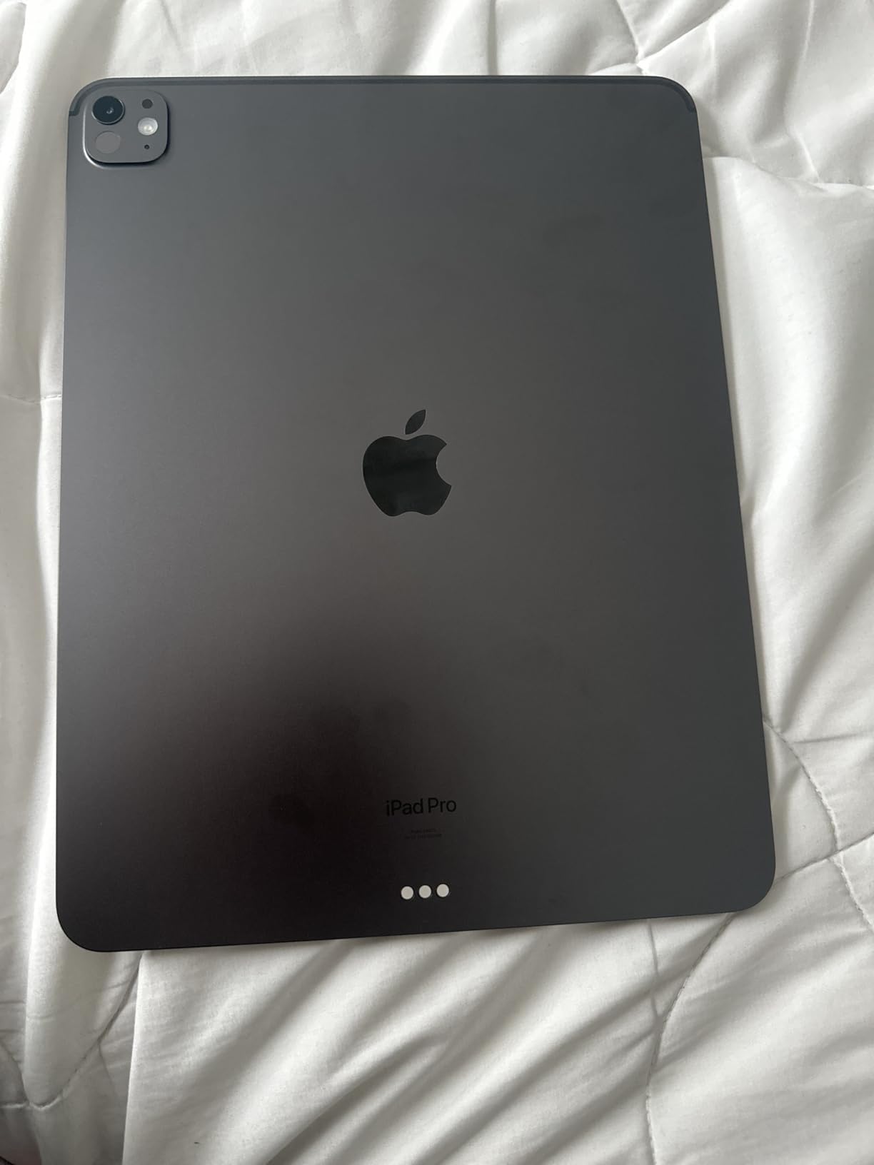 Apple iPad Pro 13-Inch (M4): Built for Apple Intelligence, Ultra Retina XDR Display, 256GB, 12MP Front/Back Camera, LiDAR Scanner, Wi-Fi 6E, Face ID, All-Day Battery Life - Space Black customer photo 2