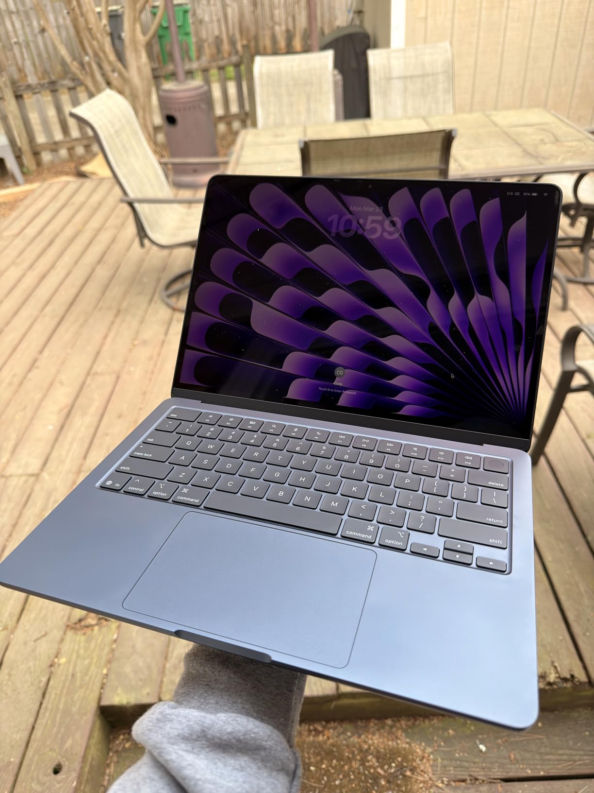 Apple 2025 MacBook Air 13-inch Laptop with M4 chip: Built for Apple Intelligence, 13.6-inch Liquid Retina Display, 16GB Unified Memory, 256GB SSD Storage, 12MP Center Stage Camera, Touch ID; Midnight customer photo 2