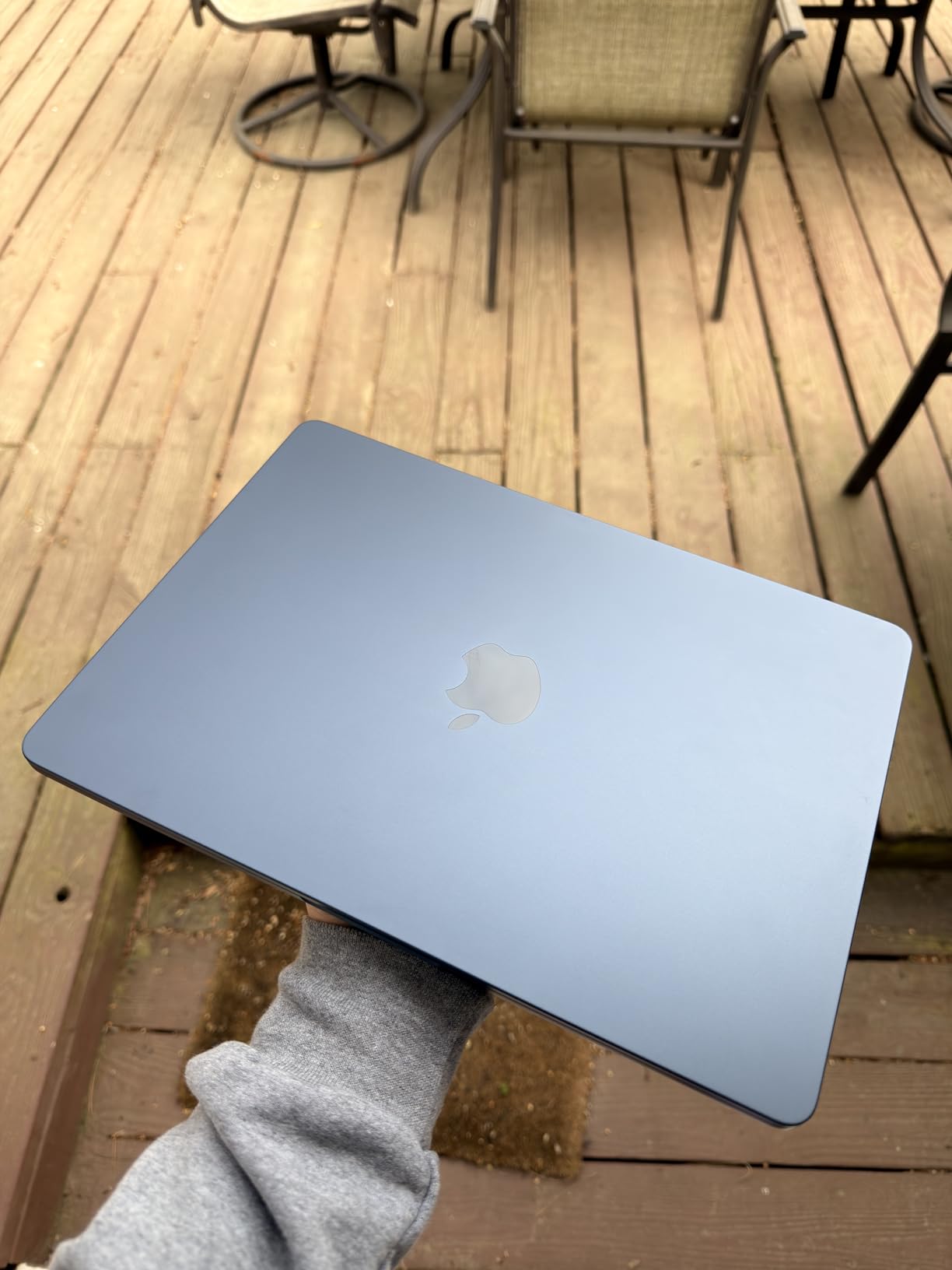 Apple 2025 MacBook Air 13-inch Laptop with M4 chip: Built for Apple Intelligence, 13.6-inch Liquid Retina Display, 24GB Unified Memory, 512GB SSD Storage, 12MP Center Stage Camera, Touch ID; Starlight customer photo 1