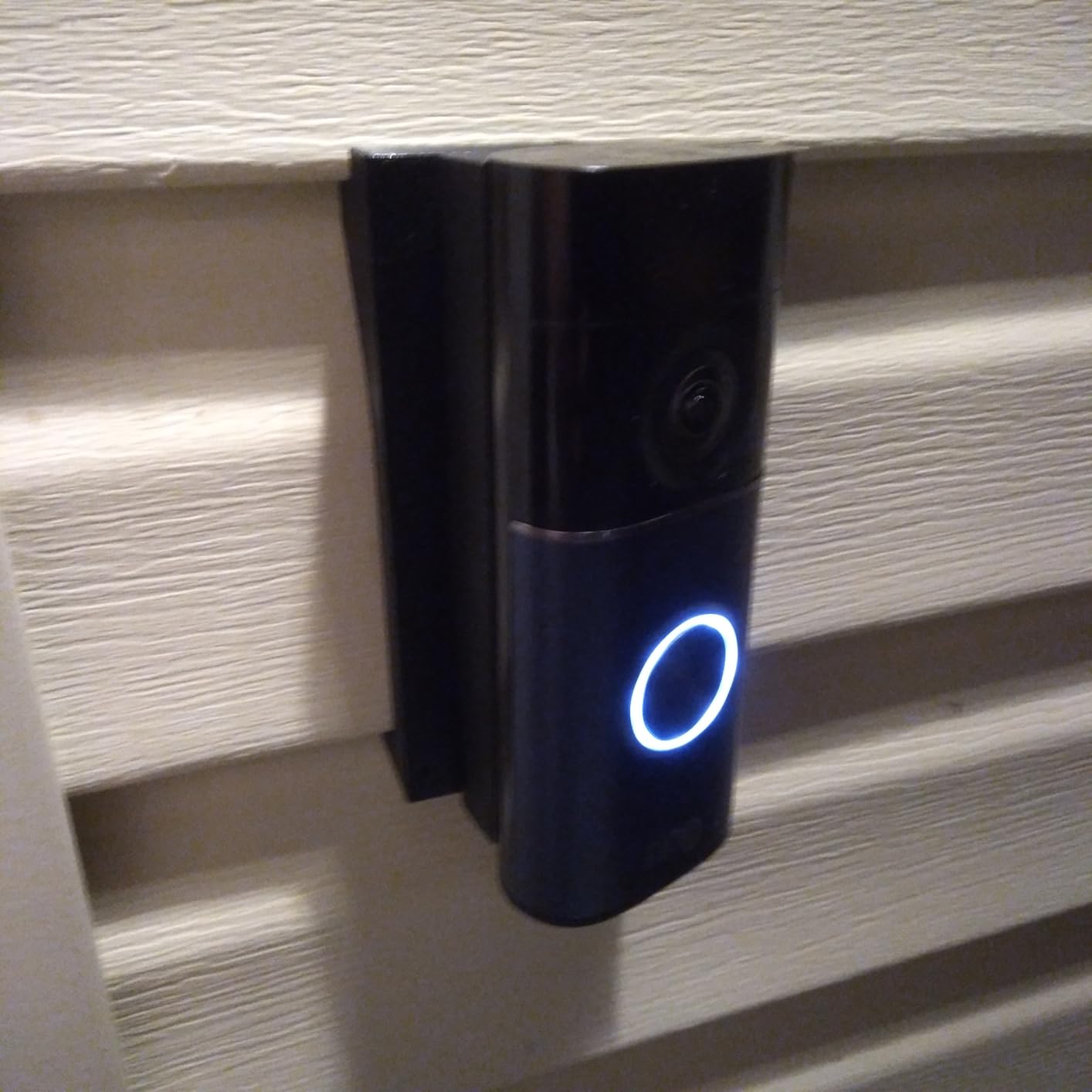 Ring Wired Doorbell Plus (newest model), Home or business security, Retinal 2K with wide-angle video, 4x Enhanced Zoom, and Low-Light Sight, Nickel Silver customer photo 2