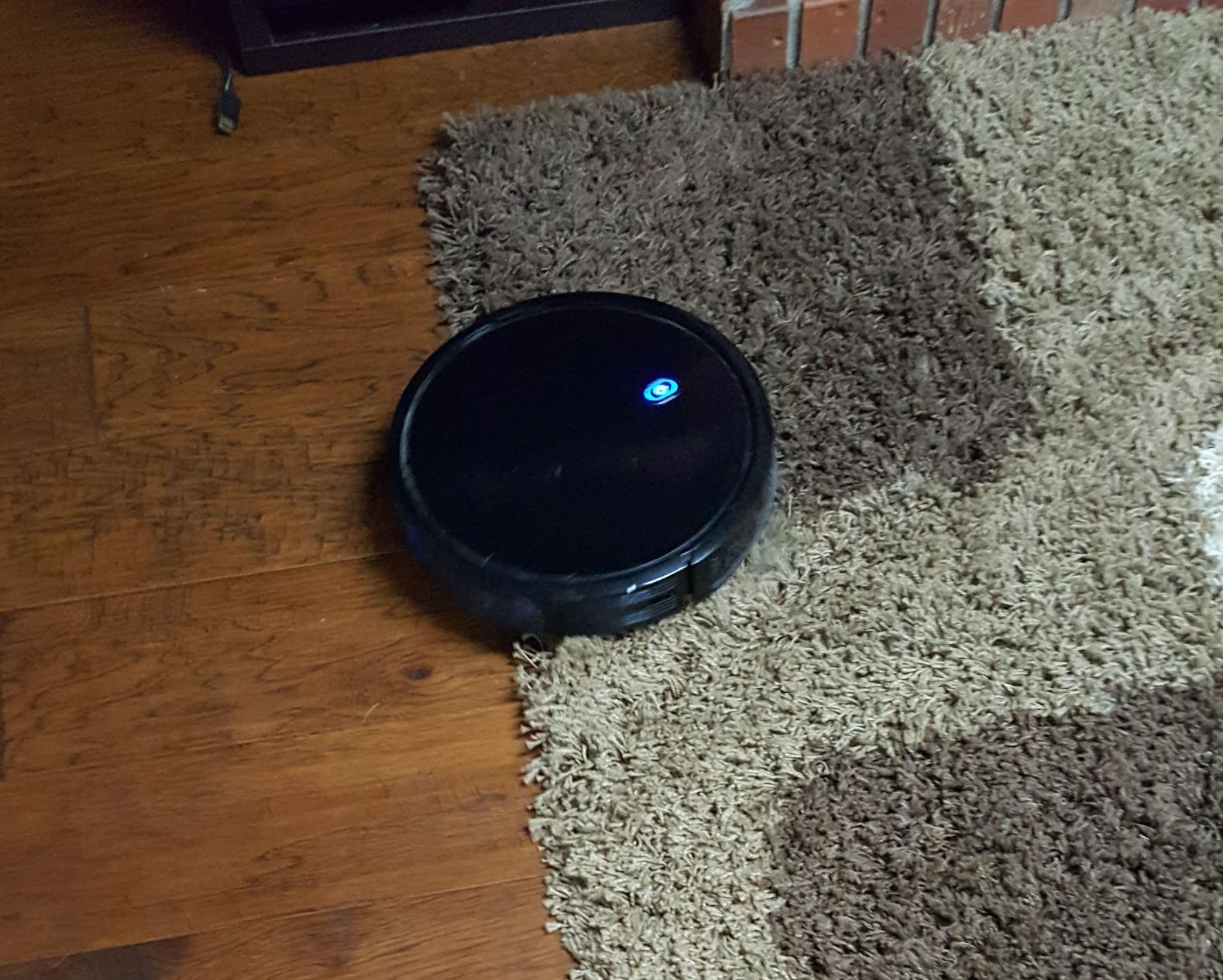 eufy E25 Robot Vacuum and Mop Combo, 20,000 Pa, HydroJet Roller Mop customer photo 2