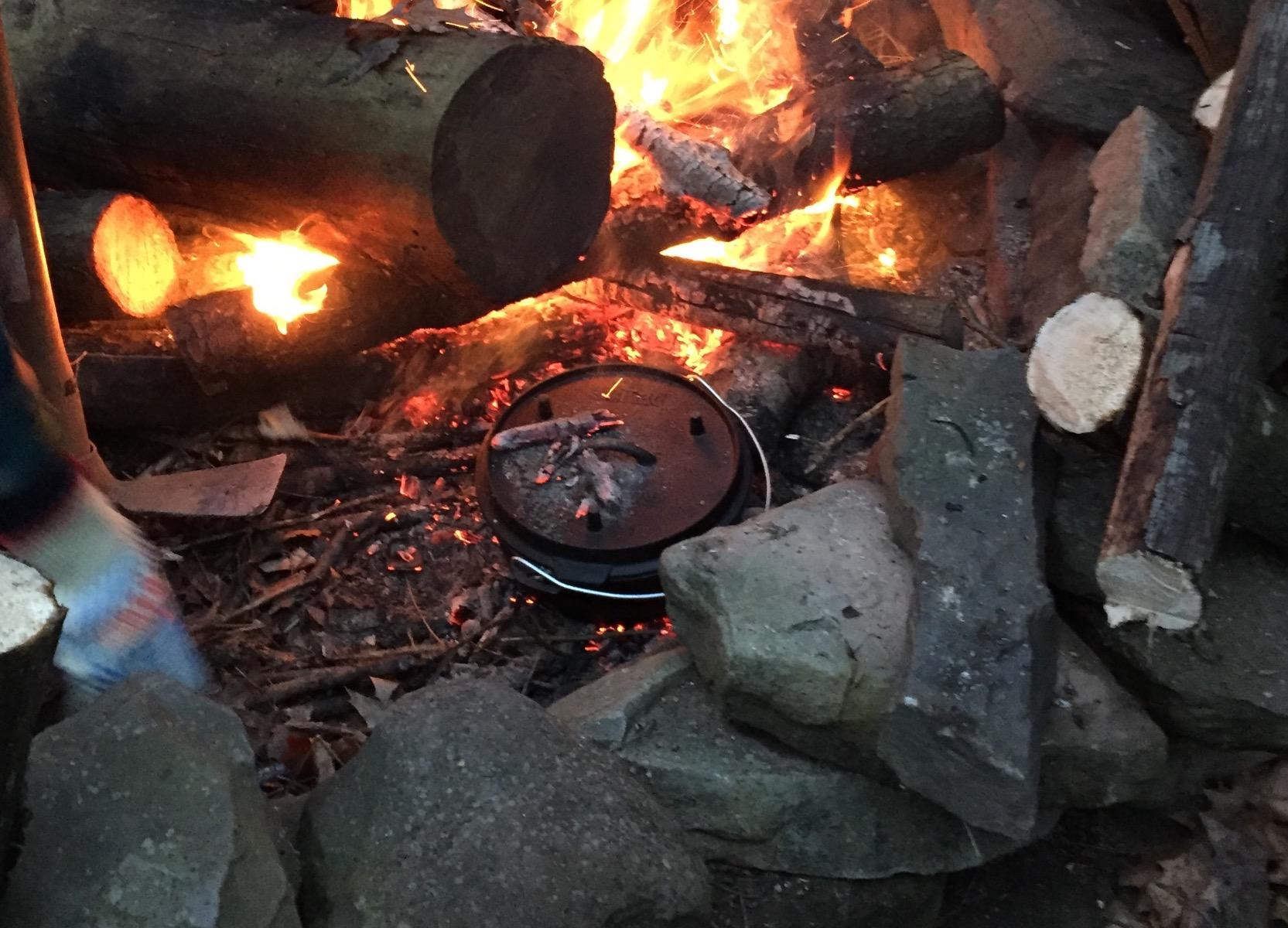 Camp Chef DO10-6 Quart Dutch Oven Pre-Seasoned Cast Iron with Lift Tool and Lid customer photo 1