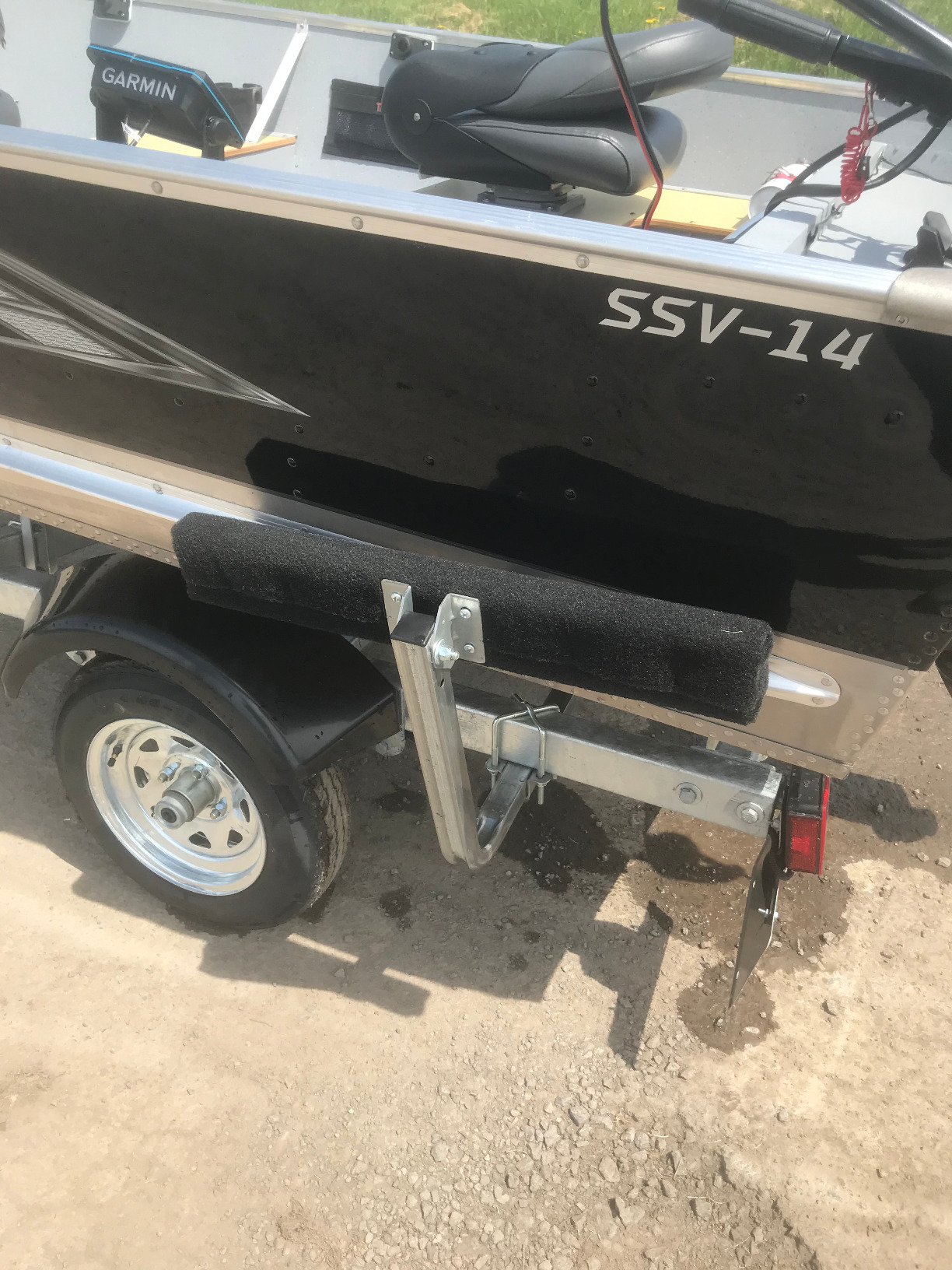 CE Smith - 27660 2-Foot Bunk Board Guide-On - Adjustable Boat Trailer with High-Grade Marine Carpet Fabric - Black customer photo 2