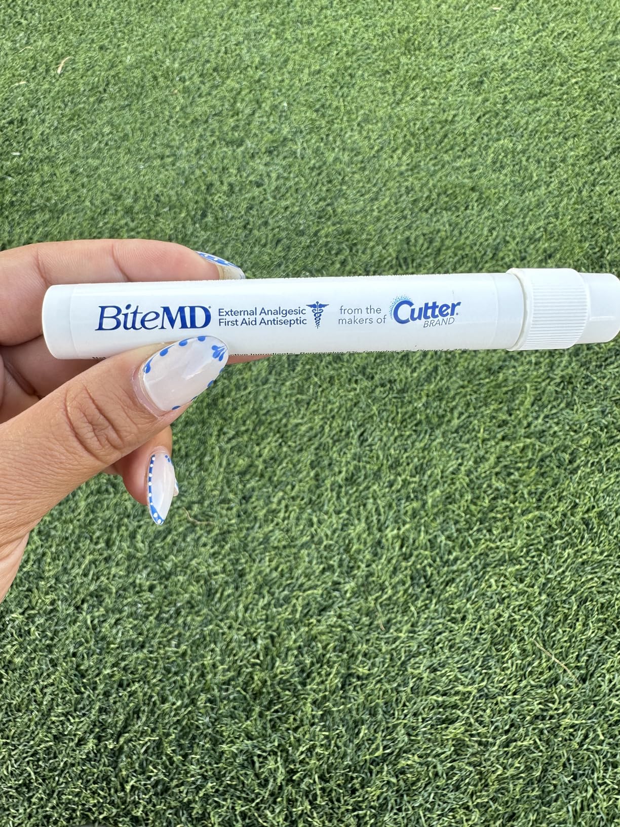 Cutter BiteMD Insect Bite Relief Stick, Analgesic And Antiseptic, 0.5 Fl Oz | Stops Pain & Relieves Itching on Chiggers, Wasps, Mosquitoes, Ticks & More, Reduces Infection, Handy for Hiking & Traveling customer photo 2