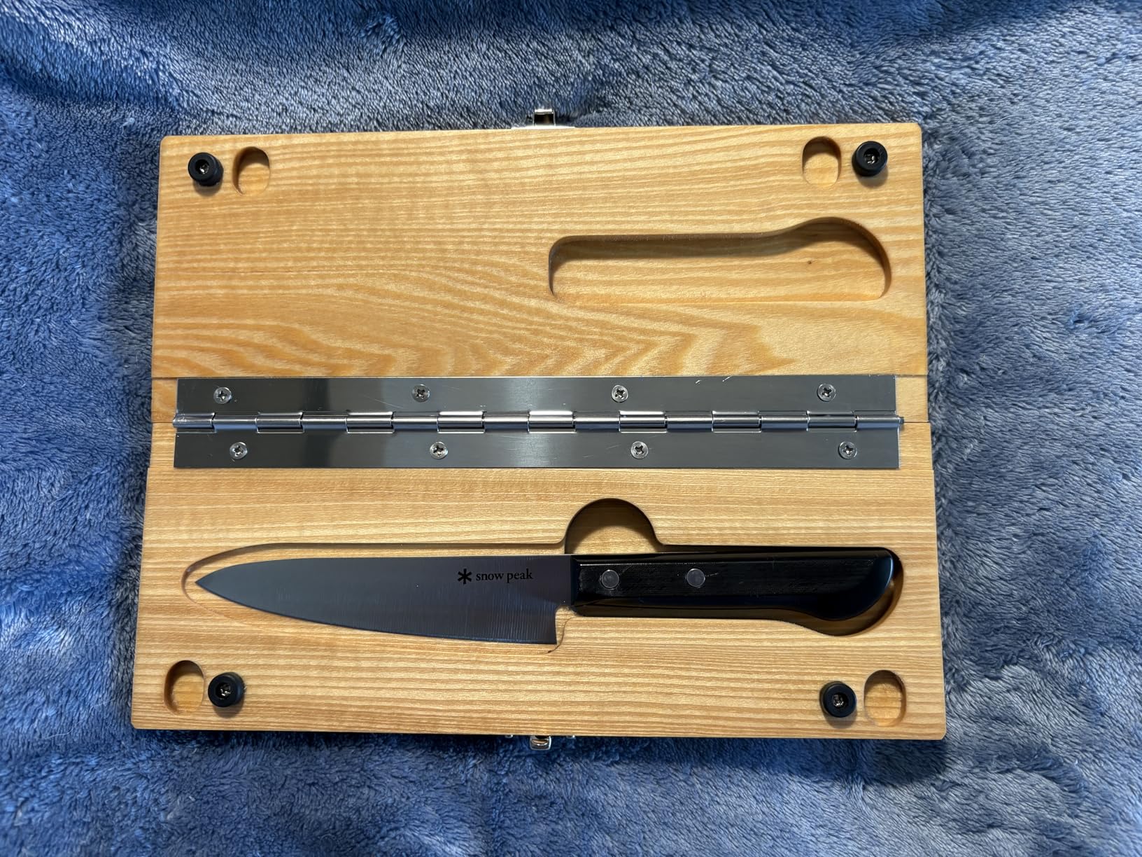 Snow Peak Folding Cutting Board & Knife Set for Camping, Outdoor Cooking customer photo 1