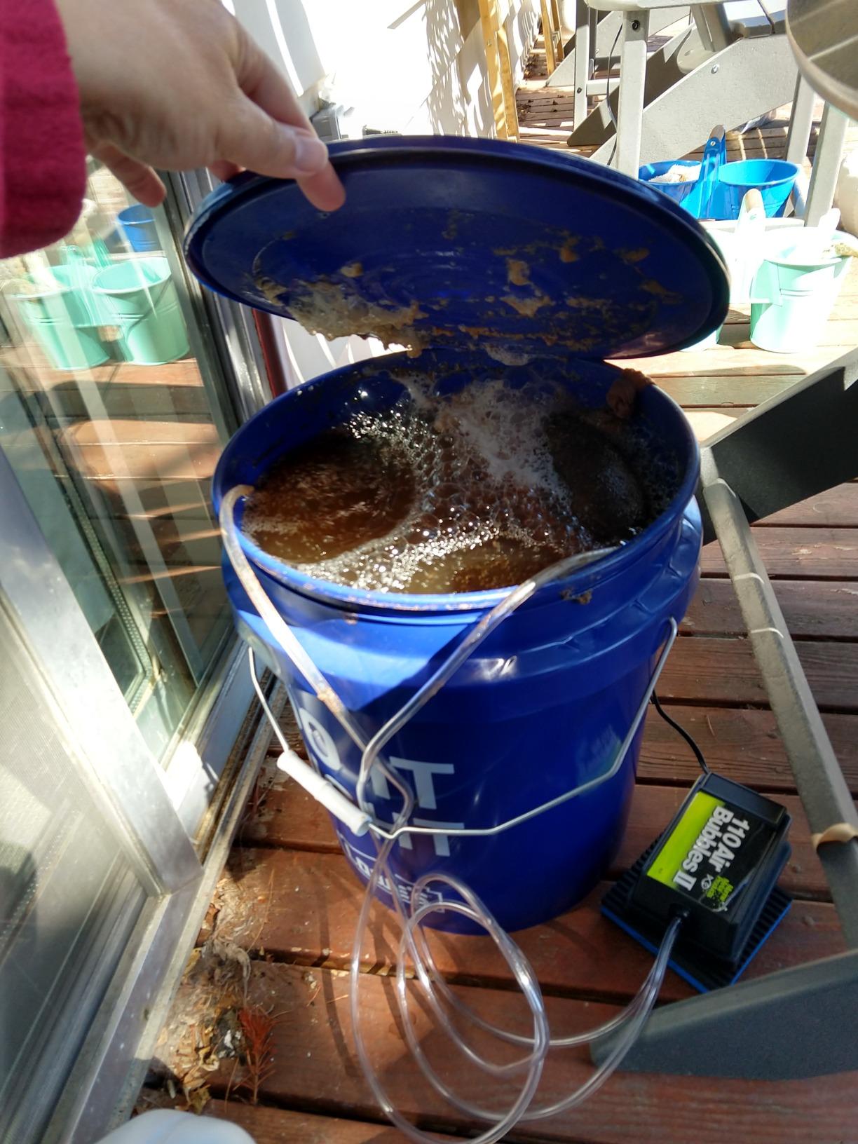 Marine Metal A-2 Air Bubbles Pump with Tubing & Air Stones for Live Bait (110 Volts) customer photo 1