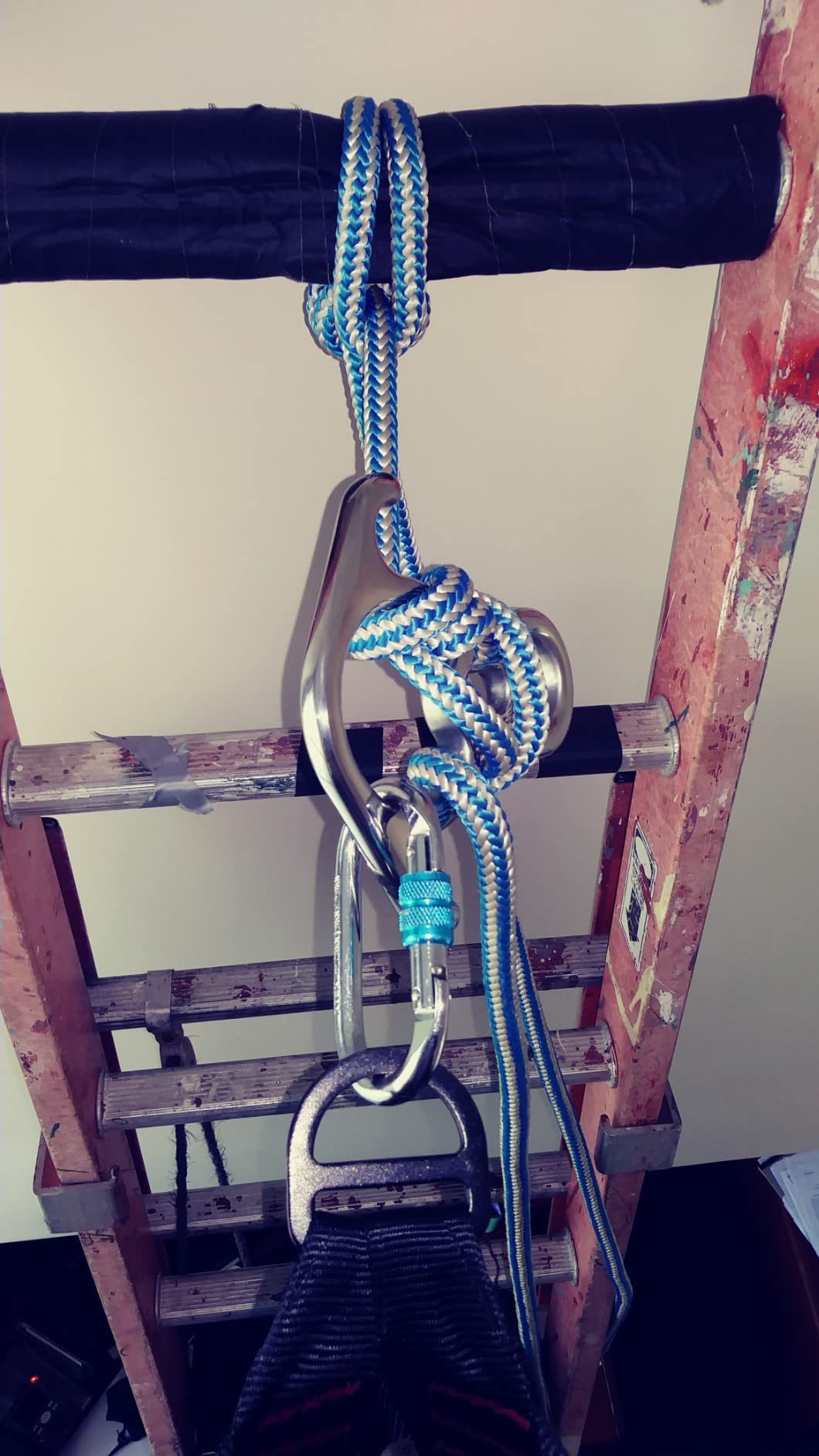 Figure 8 Descender | Stainless Steel | Rappelling and Rescue | 50 kN | Bent Ear Design customer photo 2