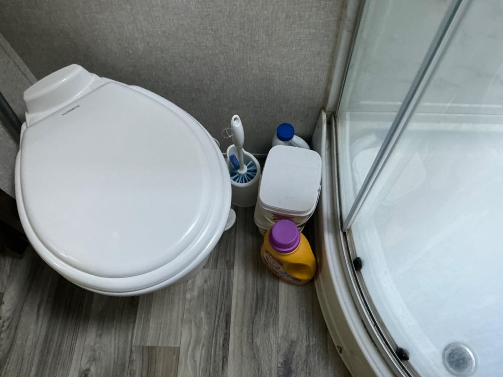 Happy Campers RV Toilet & Holding Tank Treatment - 18 Treatments | Controls Odors, Helps Prevent Clogs, Buildup & Sensor Issues, Black & Gray Tanks customer photo 2
