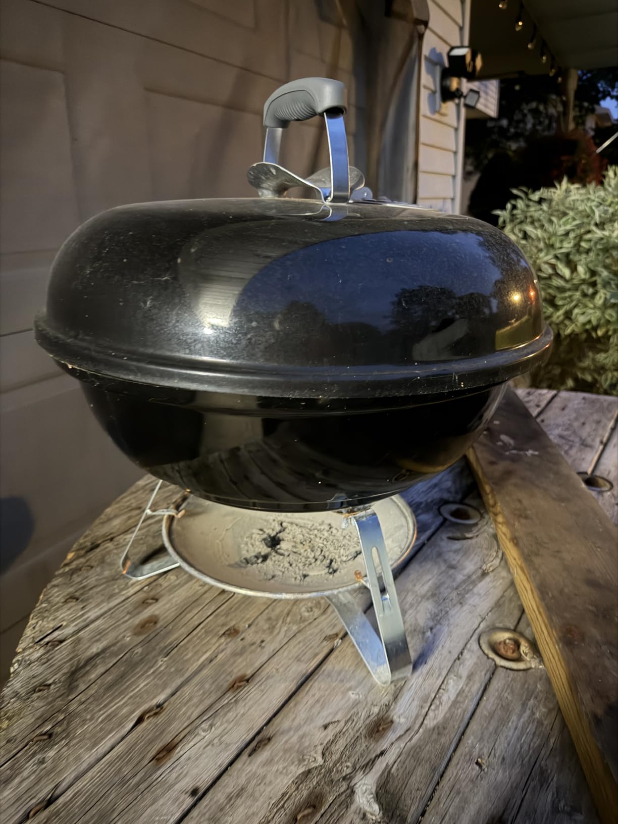 Weber Jumbo Joe Charcoal Grill, 18-Inch, Black - Lightweight Portable Kettle BBQ Grill with Tuck-N-Carry Lid Lock for Camping, Tailgating & Outdoor Cooking customer photo 1