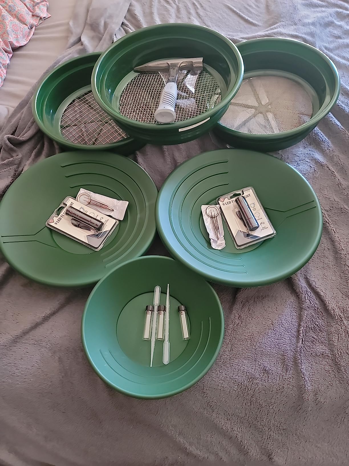 ASR Outdoor 19pc Ultimate Gold Panning Kit with Classifier Screens, Gold Pans, Rock Pick customer photo 1