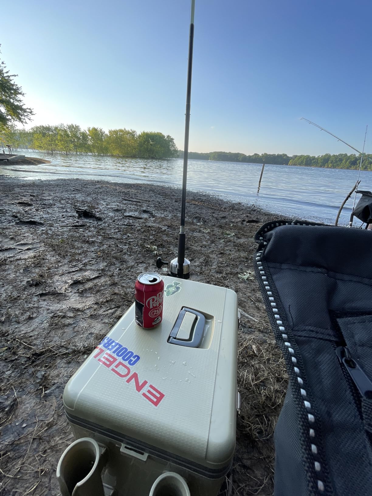Engel UC30 Leak-Proof, Air Tight, Fishing Drybox Cooler with Built-in Fishing Rod Holders customer photo 1