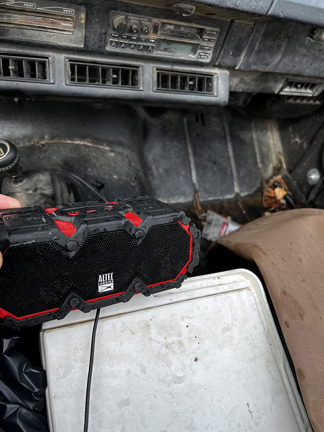 Altec Lansing LifeJacket 2 - Waterproof Bluetooth Speaker, Floating Portable Speaker for Travel & Outdoor Use, Deep Bass & Loud Sound, 30 Hour Playtime customer photo 1