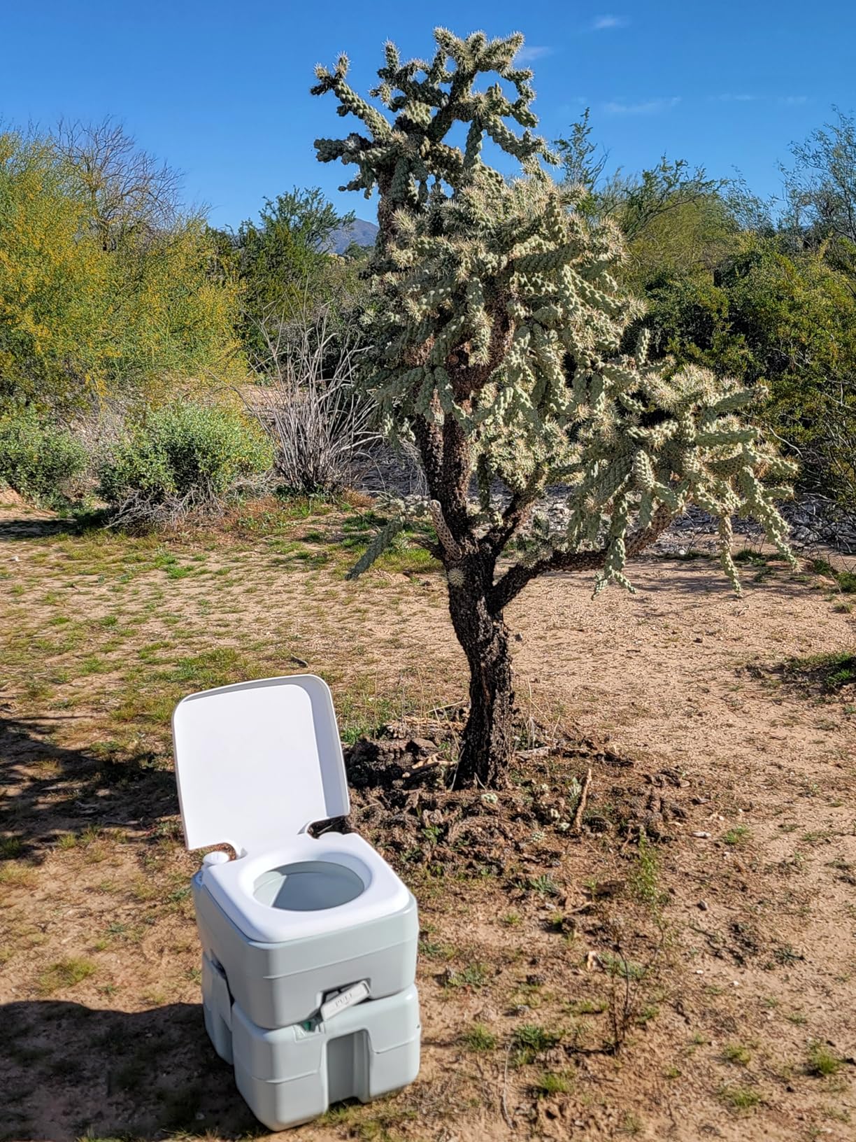 SereneLife Portable Toilet 5.3 Gal Camping Travel Outdoor Flush Toilet Seat | 5.3 Gal waste tank, 50+ flushes, leak-proof odor control, 3-way rinse system, no-splash disposal, durable portable design customer photo 2