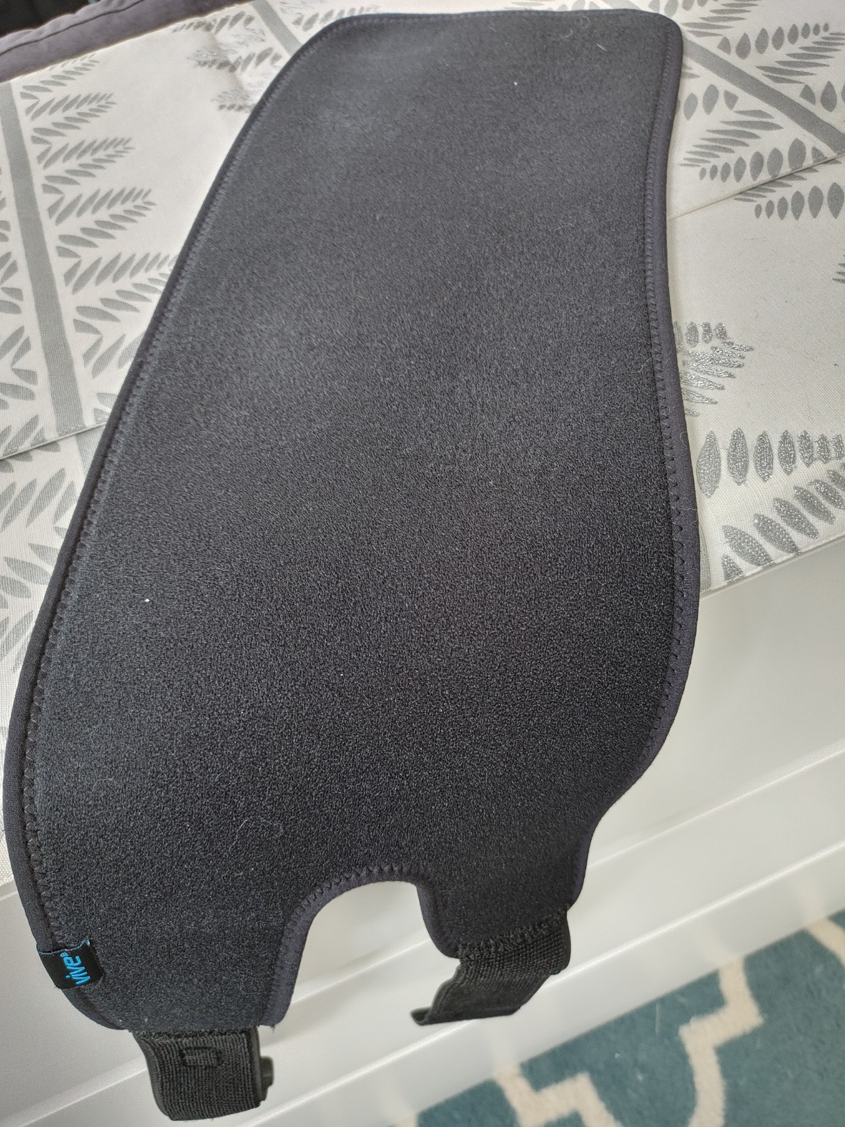 Vive Thigh Brace - Hamstring Quad Wrap - Adjustable Compression Sleeve customer photo 2