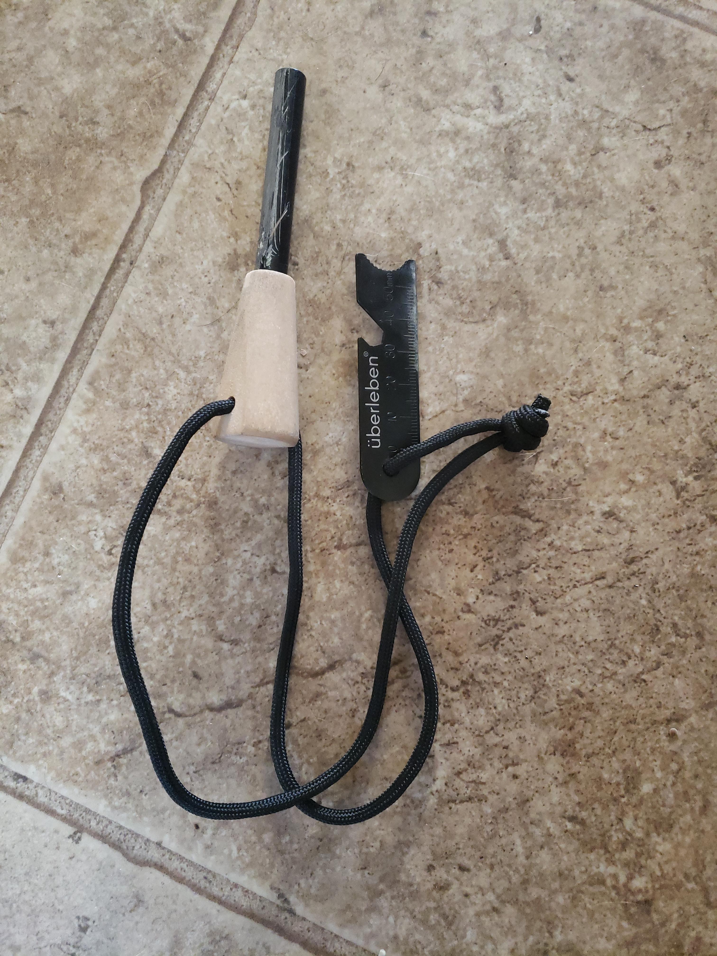 überleben | Zünden Original Ferro Rod Fire Starter Survival Tool - Up to 15,000 Strikes, 3/8
