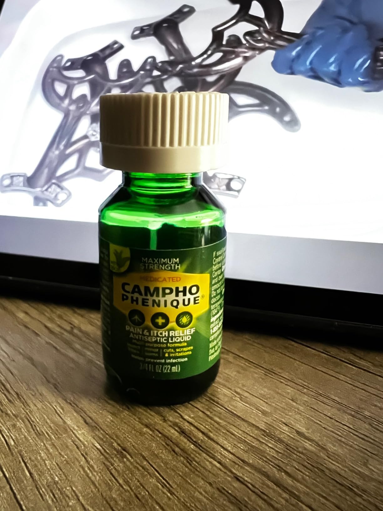 Campho Phenique Maximum Strength Antiseptic Liquid with Aloe, Pain Relief and Anti-Itch Treatment, Instant Relief from Bug Bites, Minor Cuts, and Skin Irritations, Bug Bite Itch Relief, 0.75 oz customer photo 1
