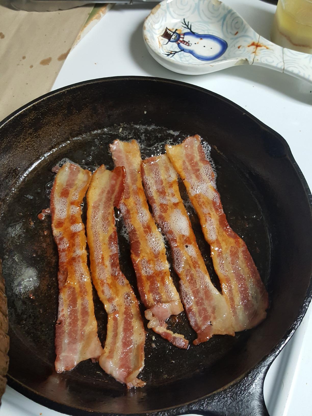Bellemain Smash Burger Press, Grill Press, Bacon Press, Meat Press, 7 Inch | Food Grade Iron Cookware, Heavy Duty Cast Iron, 3Lbs, Equalizied Weight Distribution customer photo 1