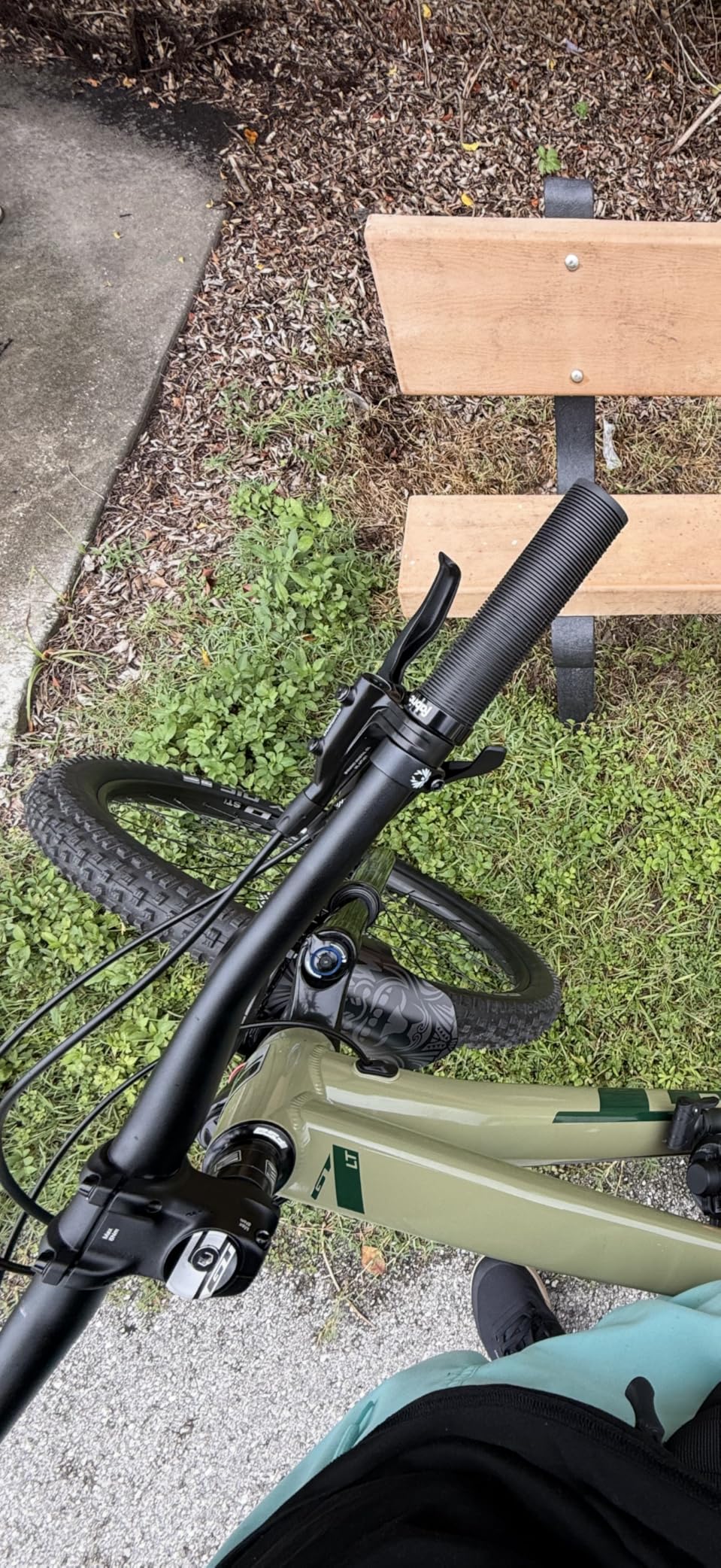 MTB Mud Guard - Front Wheel Protector Universal Fit - Black/Camo | Lightweight & Durable customer photo 1