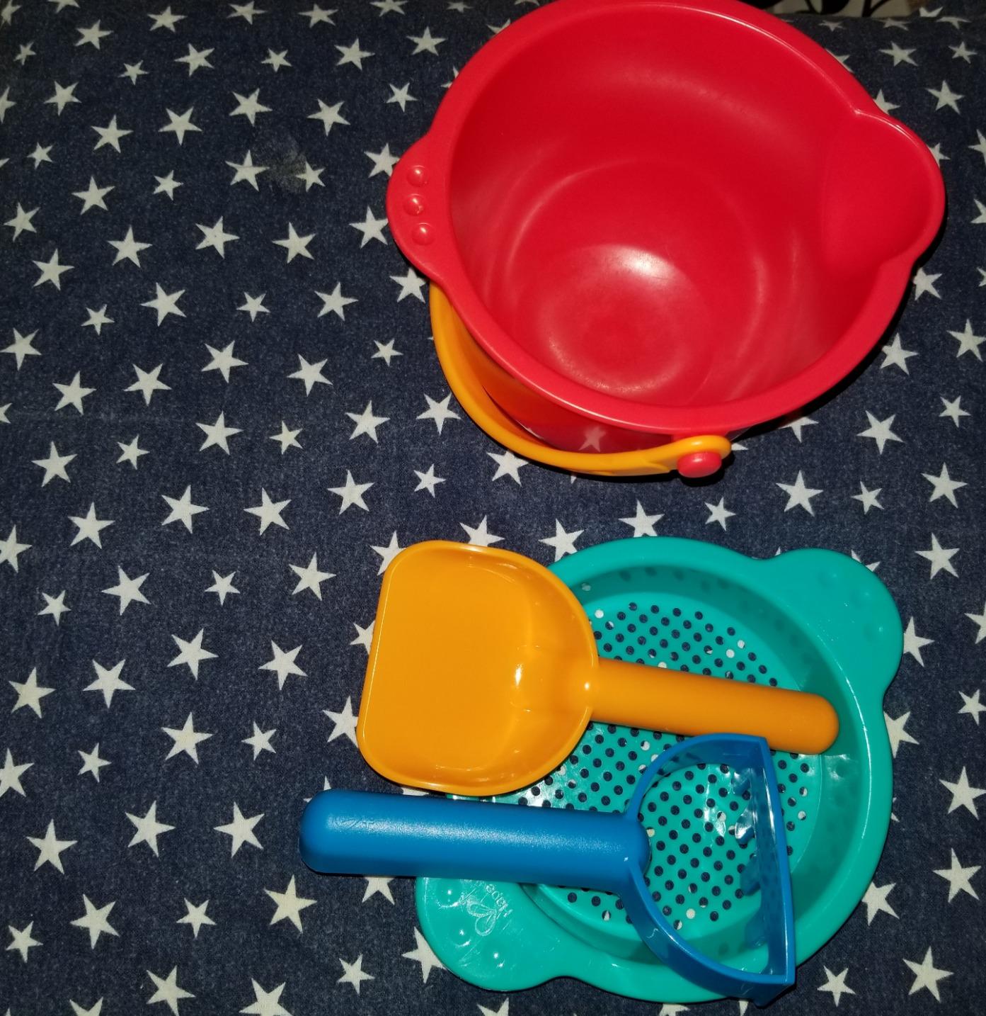 Hape Beach Basics Sand Toy Set Including Bucket Sifter, Rake, and Shovel Toys | Sand Toy Playset for Toddlers 18M+ customer photo 2