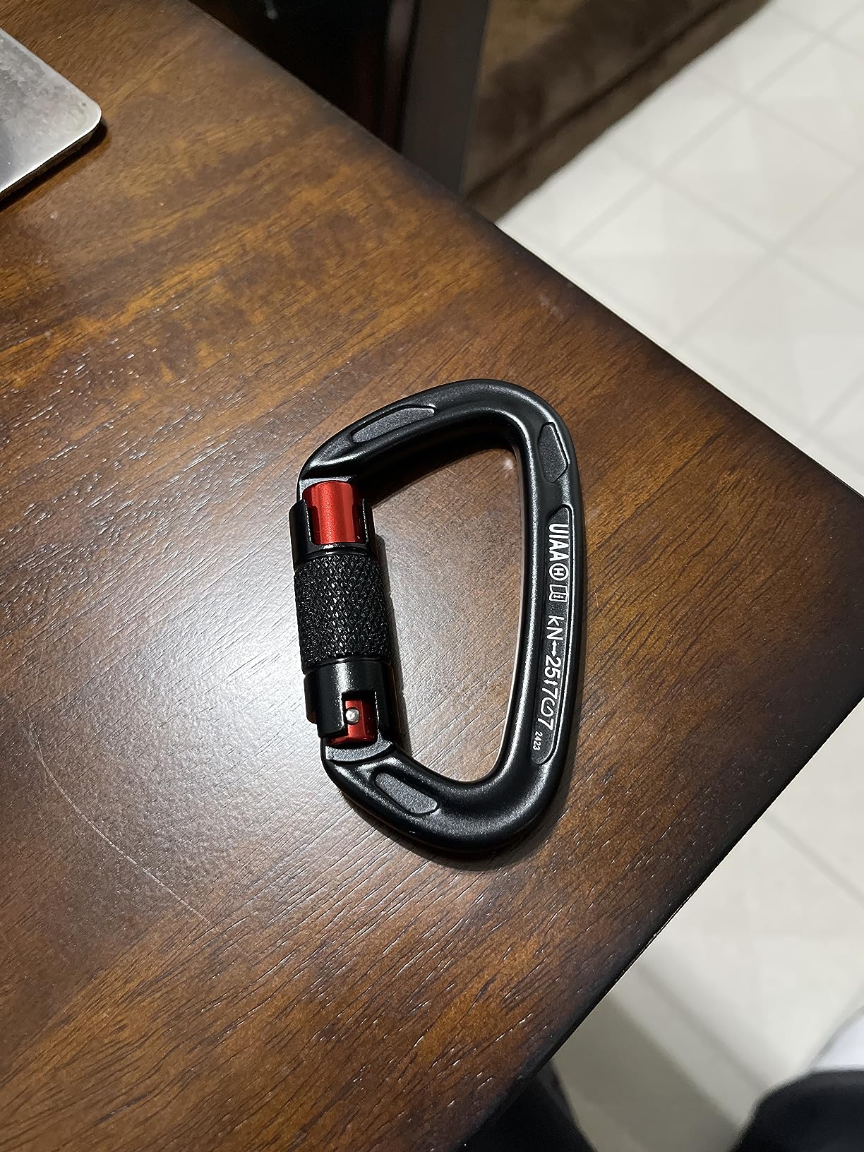 UIAA Certified 25KN Auto Locking Climbing Carabiner Clips, Twist Lock, and Heavy Duty Carabiners for Rock Climbing, Rappelling, and Mountaineering, D Shaped customer photo 1
