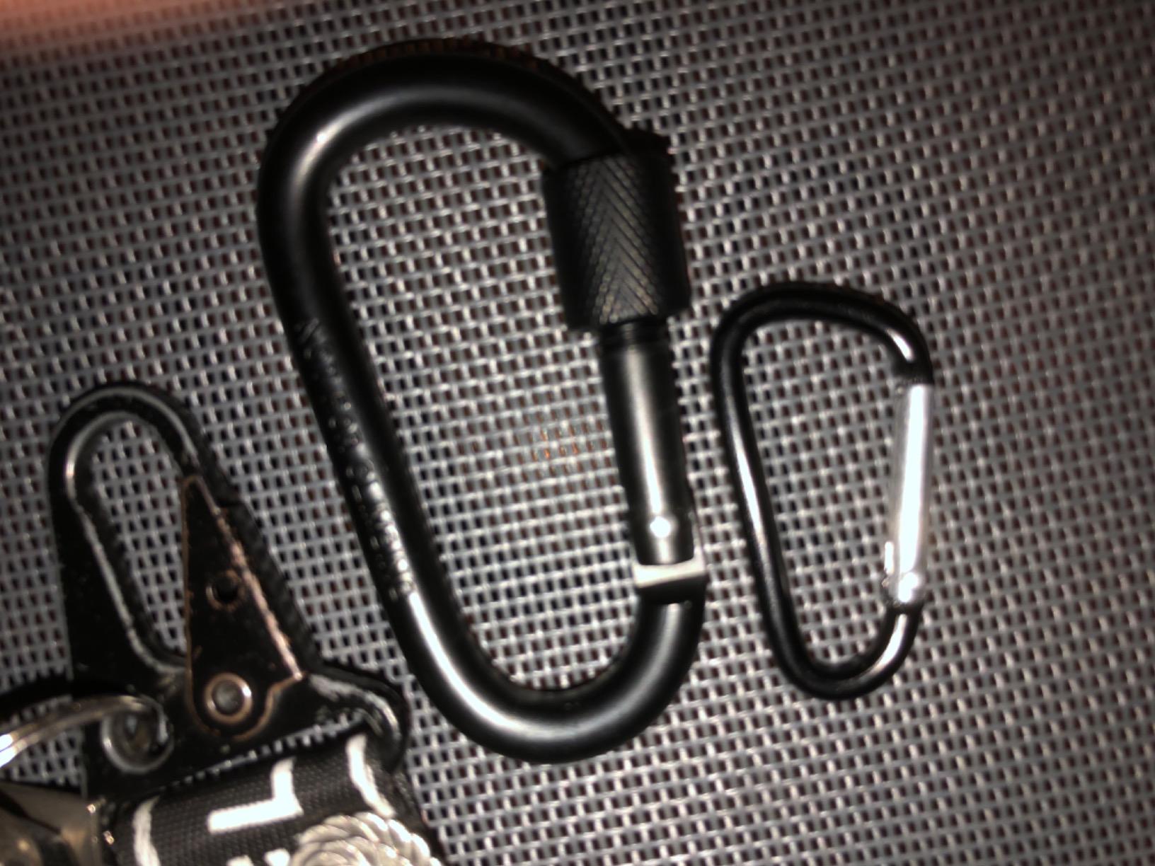 Locking Carabiner Clip, Vonpri 3 Inch D Ring Clips Spring Snap Key Chain Hook Screw Gate Aluminum Carabiners for Outdoor Travel Camping Fishing Hiking Backpack customer photo 1