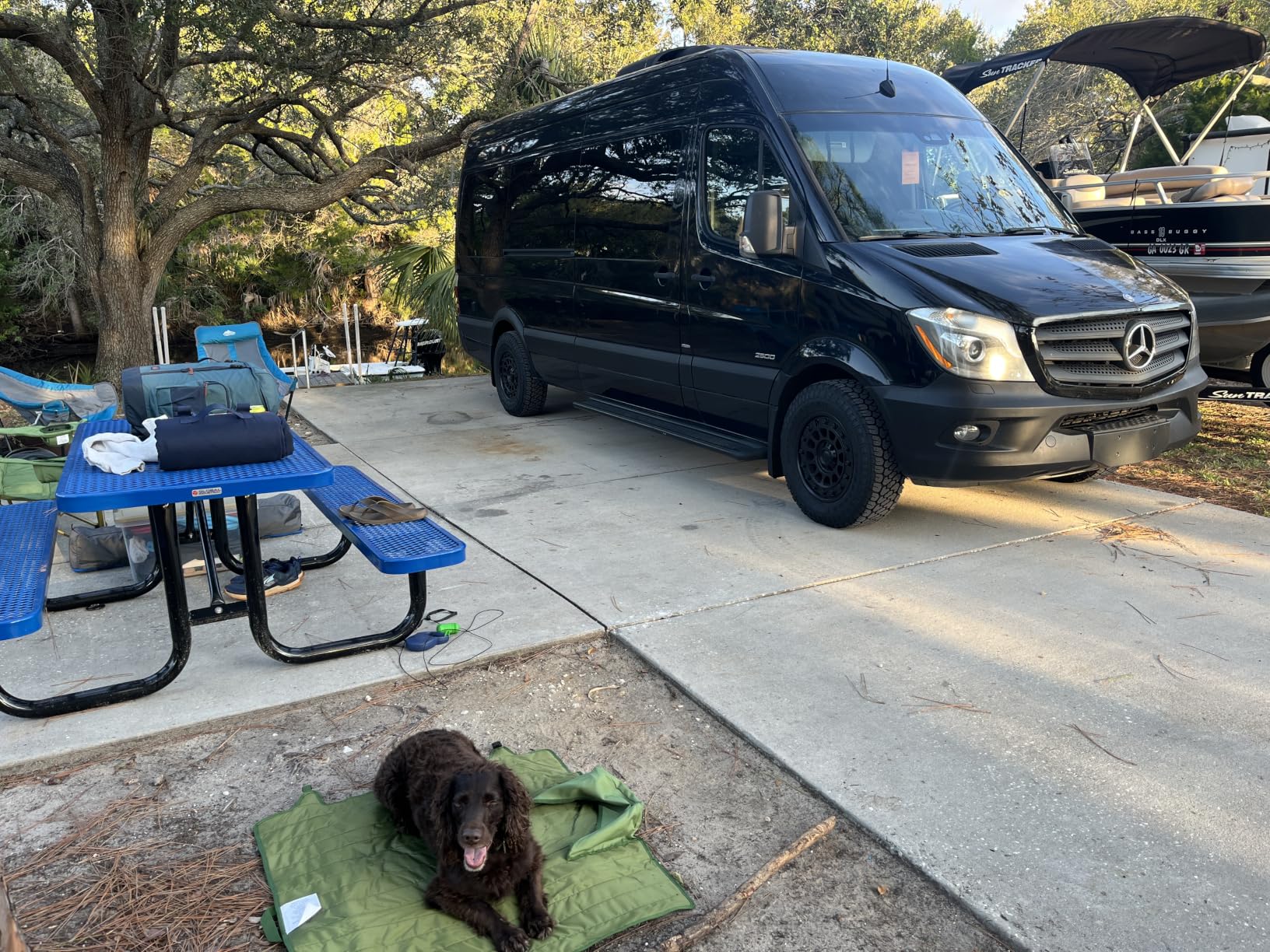 Kelty Loveseat Oversized 2-Person Heavy Duty Folding Camp Chair, Double Seat for Soccer Games, Tailgating, Beach Days (Regular Height/Deep Lake) customer photo 1
