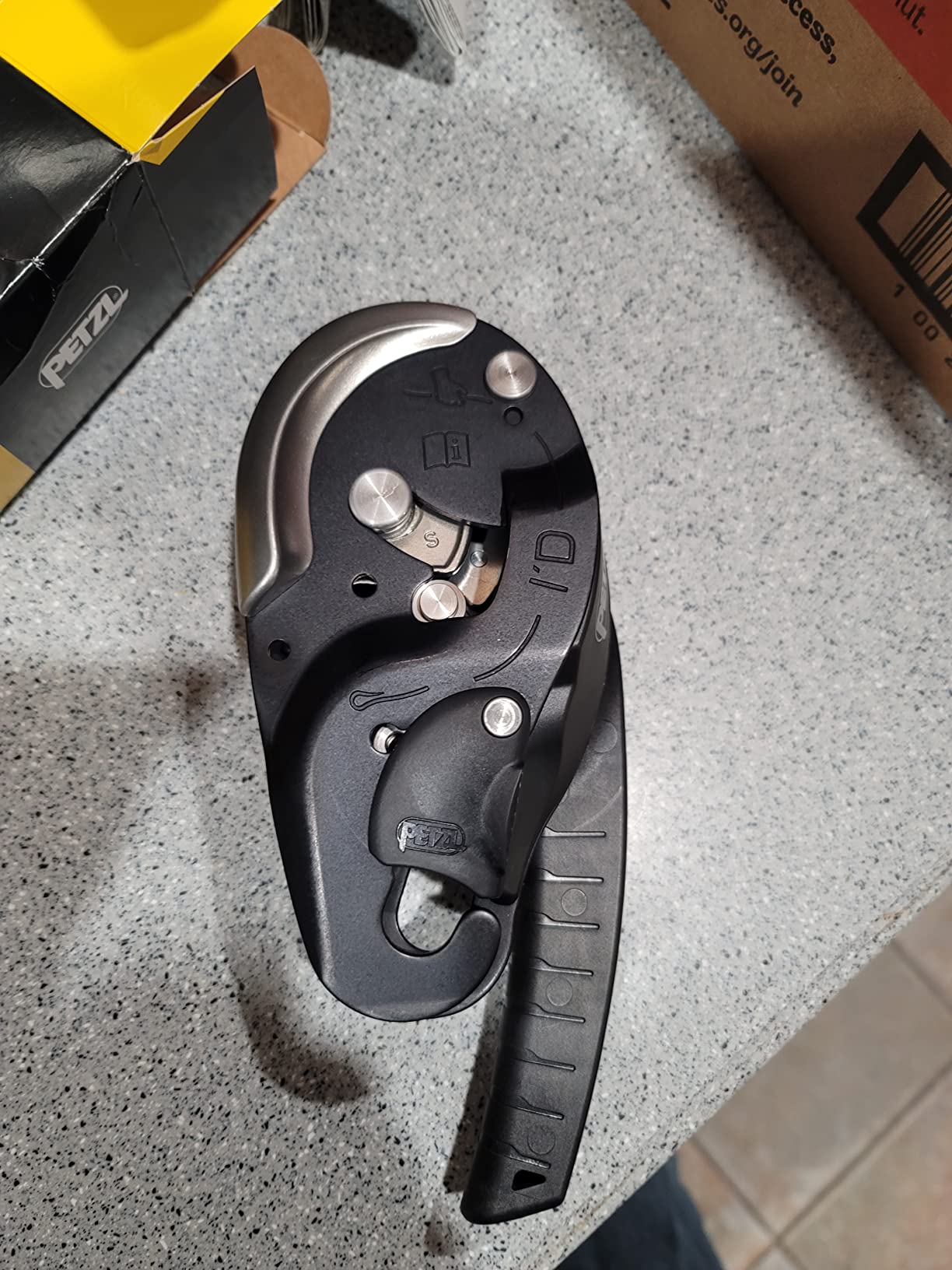 PETZL I'd Self-Braking Descender with Anti-Panic Function customer photo 2