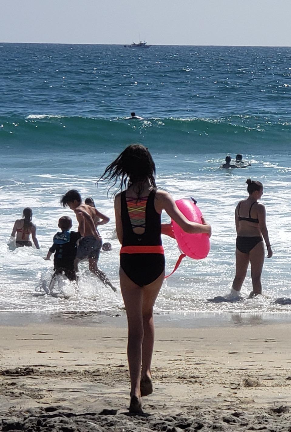 ProCase Swim Buoy Float, Swimming Bubble Safety Float with Adjustable Waist Belt for Open Water Swimmers, Triathletes, Snorkelers, Kayakers, Safe Swim Trainers customer photo 1