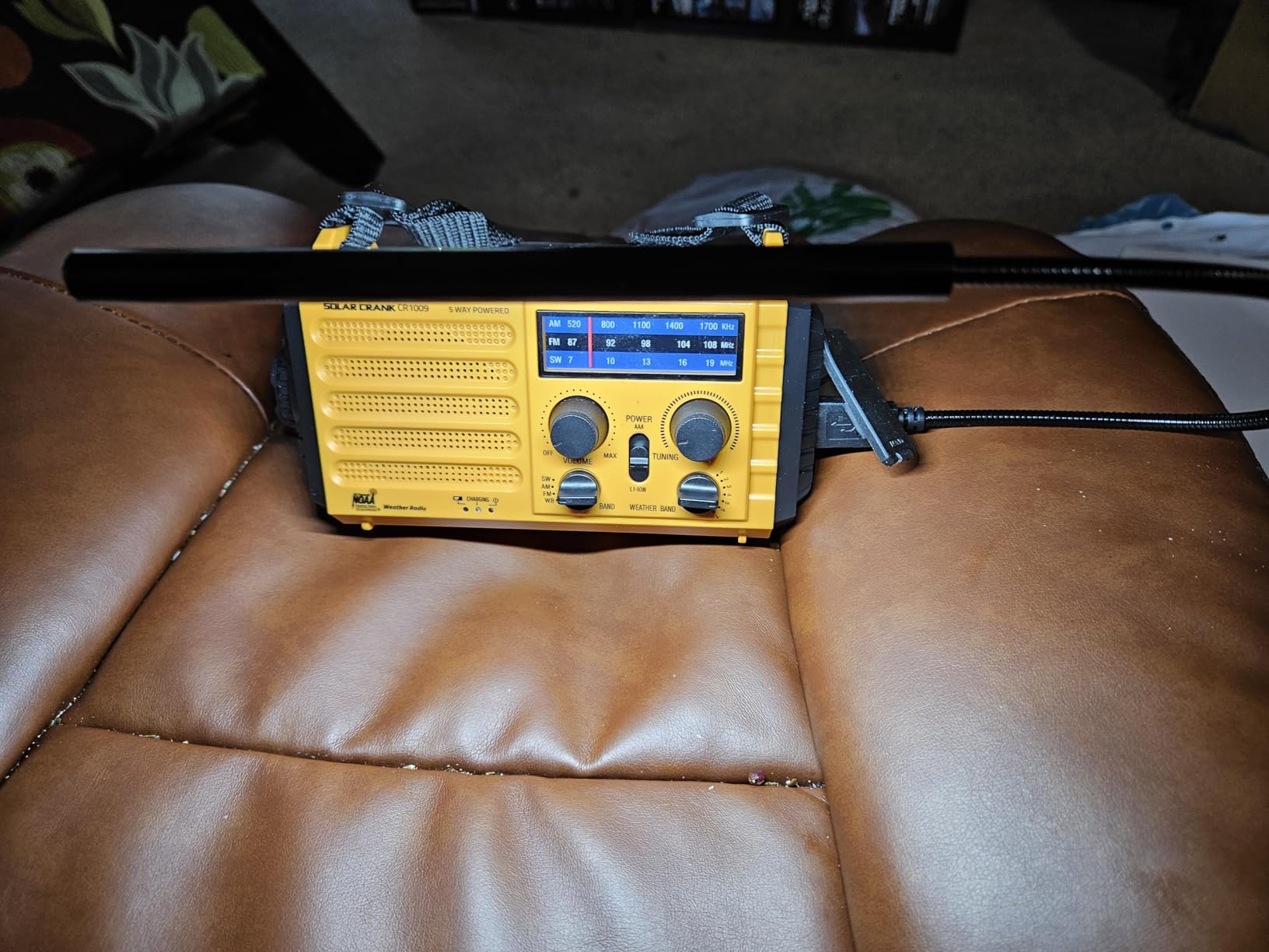 NOAA Weather Radio, Hand Crank Emergency Radio Solar Battery Operated AM FM with AM/FM Shortwave, Flashlight, USB Charger customer photo 2