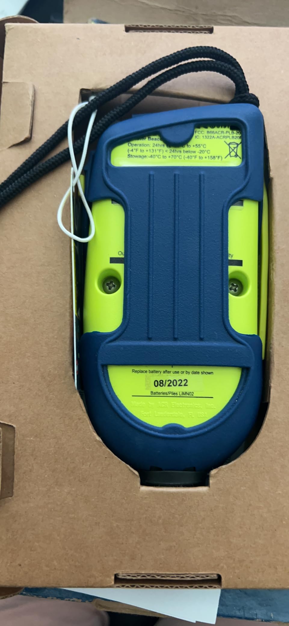ACR ResQLink 400 - SOS Personal Locator Beacon with GPS and Global Coverage - Designed to Alert Search and Rescue Efforts for Any Outdoor Emergency - Ideal for Hiking, Hunting, Boating, Fishing customer photo 2