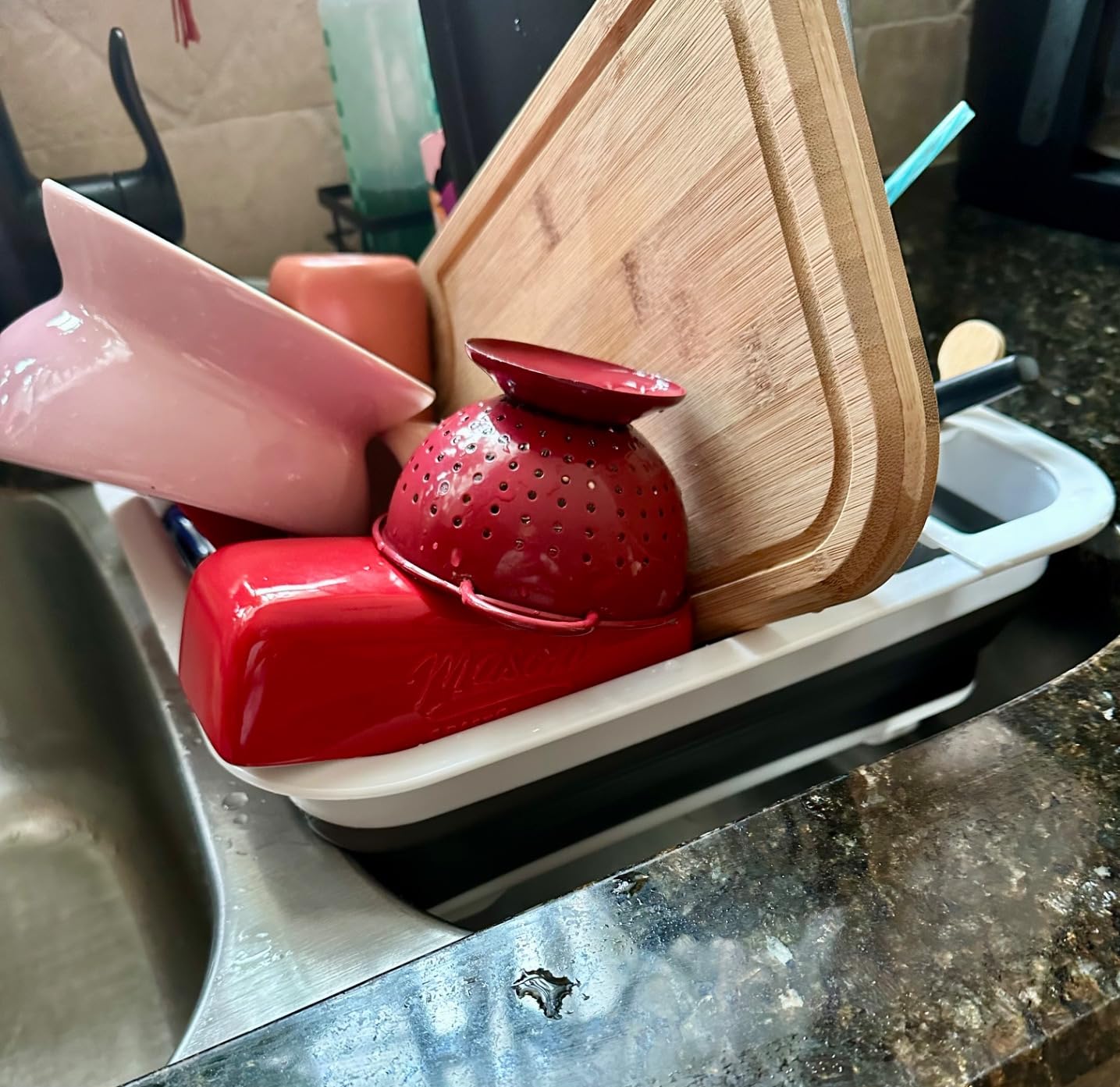 Masirs Pop-Up Collapsible Dish Drying Rack: Convenient Storage, Drains into Sink, Eight Large Plate Capacity, Sectional Cutlery and Utensil Compartment. Compact and Portable Design. customer photo 1