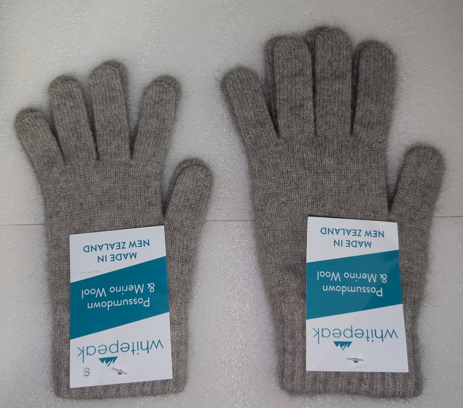 Genuine Merino Wool and Possumdown Blended Gloves | UNISEX | Comfy, Light, and Quick-Drying customer photo 1