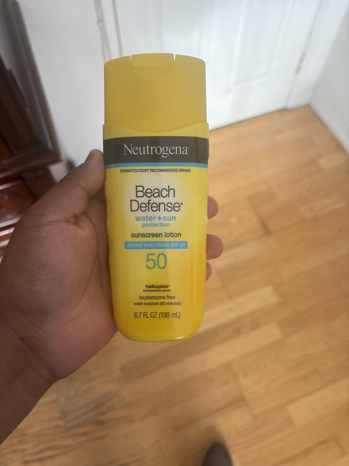 Neutrogena Beach Defense Sunscreen Lotion SPF 50, 6.7 fl oz | Face & Body, Broad Spectrum UVA/UVB Protection, Lightweight Sunscreen, Water-Resistant (80 Min), Hawaii Act 104 Compliant customer photo 1