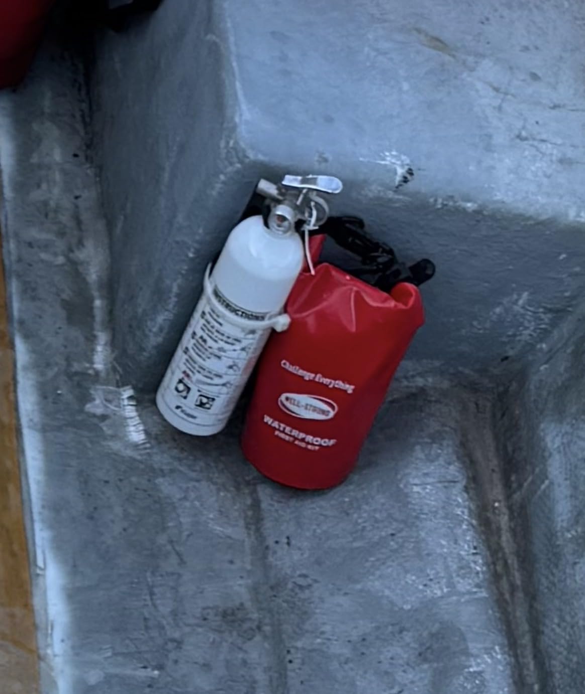 Kidde Mariner PWC Fire Extinguisher for Jet Skis, 5-B:C, KD57W-5BC | Coast Guard Approved Personal Watercraft Extinguisher, Very Small Liquids/Gases & Electrical Fires, 2.5 lb. Dry Chemical customer photo 1