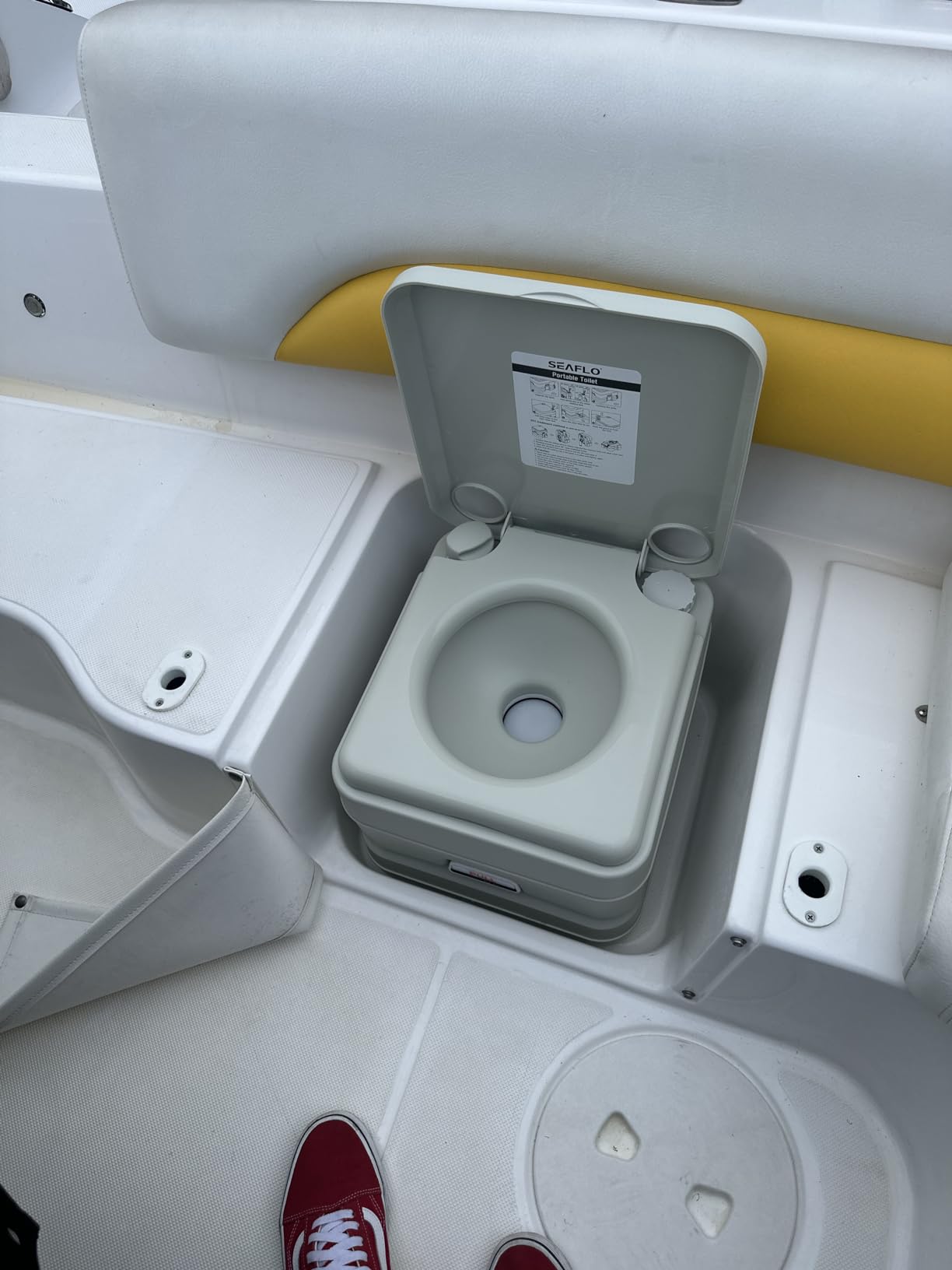 SEAFLO Premium Camping Portable Toilet - 5.8 Gallon Waste 3.43 Gall Fresh Tank (100 Flushes), 440 lbs Max Weight, Level Indicator, Sealed Waste Tank for RV, Boat, Elderly, Off-Grid, 4-Year Warranty customer photo 2