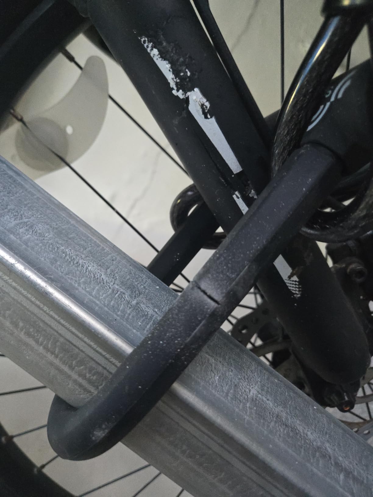 Sportneer Bike Lock: Heavy Duty Anti Theft Bike U Lock with 5ft Security Steel Cable - 17mm Shackle Bicycle U-Locks with 2 Keys & Mounting Bracket for Road Mountain Bike, Size 7.76''x5.02'', 1.64lb customer photo 1