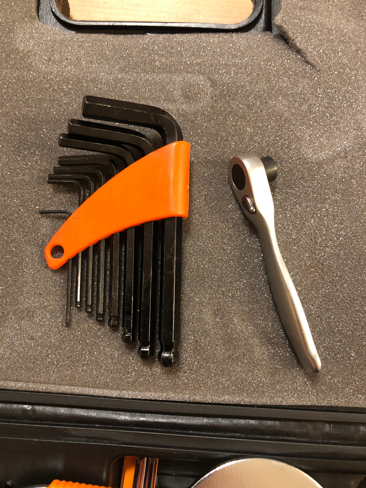 YBEKI Professional Bike Repair Tool Kit with Hard Case - Complete Maintenance Set for Mountain & Road Bikes, Includes Ratchet, Chain Tool, Crank Puller, Tire Bead Breaker, Multi-purpose Pliers customer photo 1
