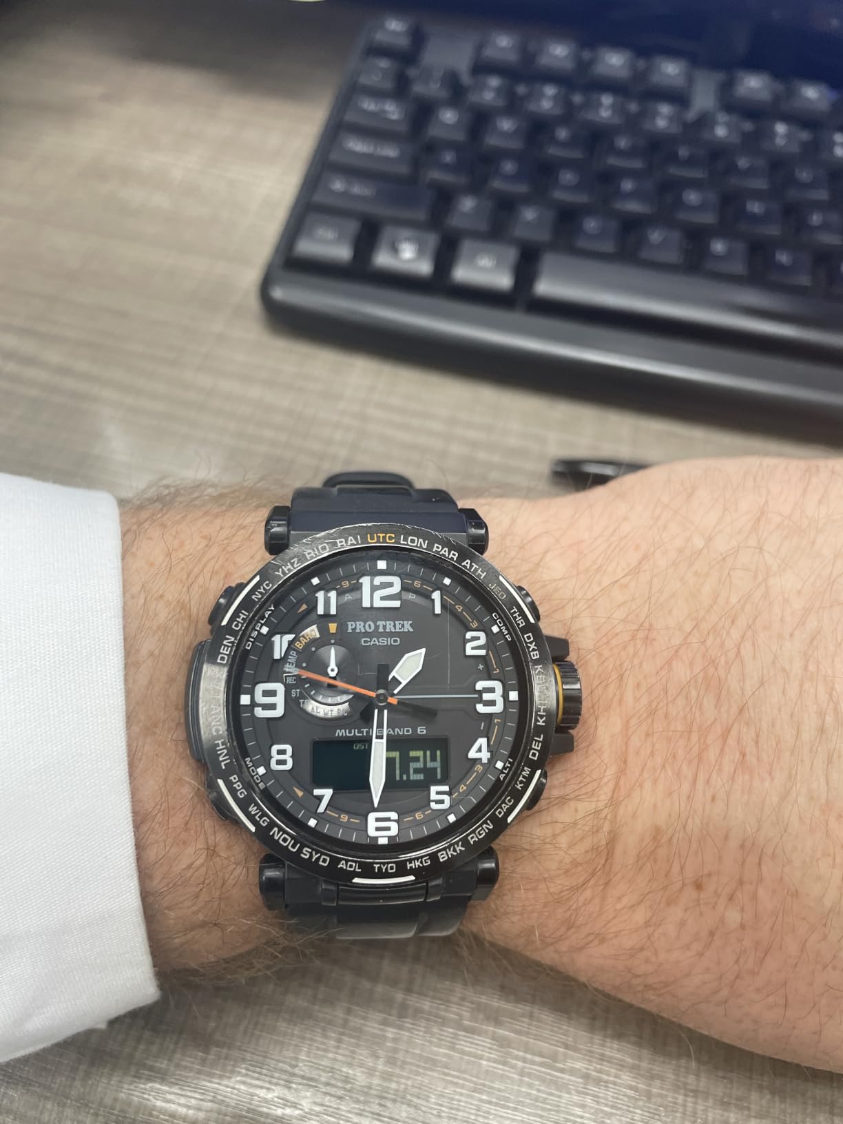 Casio PRW6600Y Series | Pro Trek | 100M WR | Compass | Alt/Baro-Thermo | Tough Solar Power | Atomic Timekeeping | 1-100 SEC Stopwatch | Countdown Timer | World Time customer photo 1
